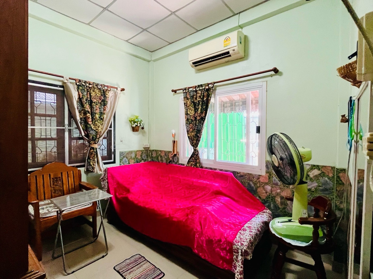 For SaleHouseRamkhamhaeng, Hua Mak : Single house for sale Soi Ramkhamhaeng 68 Near Lam Sali intersection, Ban Ma, Amway, Kittinivet BTS station.