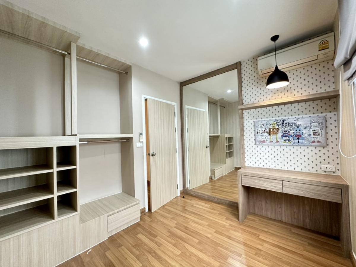 For RentTownhomeChaengwatana, Muangthong : Townhome for rent, The Connect 41 Chaengwattana - Tiwanon, near Impact Muang Thong Thani, only 5 minutes.