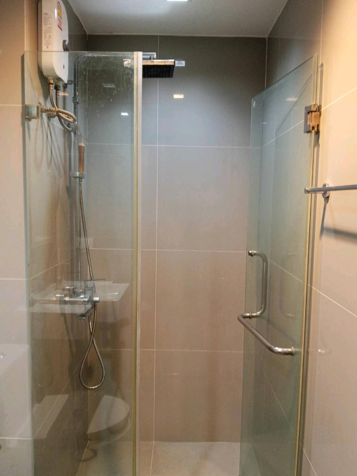 ให้เช่าคอนโดพัทยา บางแสน ชลบุรี สัตหีบ : Posh Pattaya​ ห้องมุม วิวทะเล+city