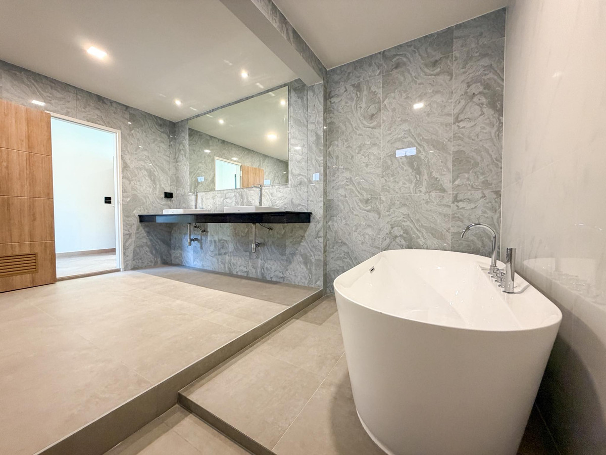 For SaleHousePinklao, Charansanitwong : Laddarom Pinklao / 4 bedrooms (for sale), Laddarom Pinklao / 4 Bedrooms (FOR SALE) AOM101