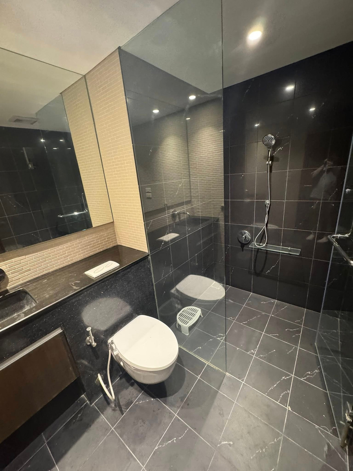 ขายคอนโดสุขุมวิท อโศก ทองหล่อ : Siamese Gioia Sukhumvit 31 / 2 Bedrooms (SALE WITH TENANT), ไซมิส จอยญ่า สุขุมวิท 31 / 2 ห้องนอน (ขายพร้อมผู้เช่า) NA030