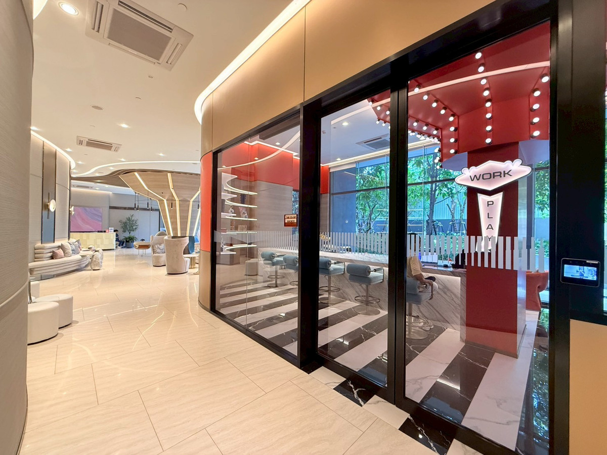 For RentCondoKhlongtoei, Kluaynamthai : 🎉🌇 Condo for Rent – High-Rise Living near BTS Ekkamai | Aspire Rama 4