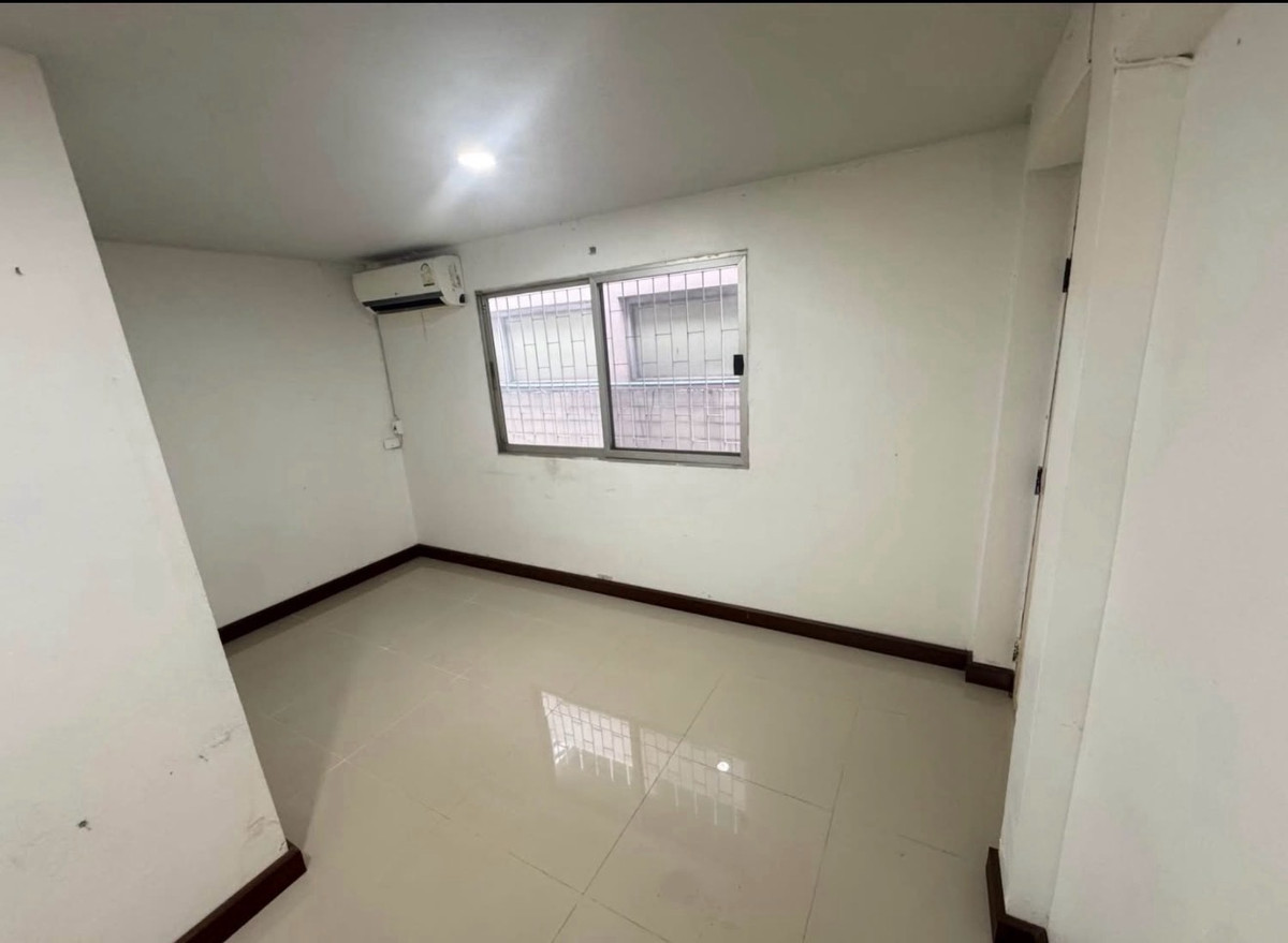 ขายบ้านพัฒนาการ ศรีนครินทร์ : ขายบ้านเดี่ยว พัฒนาการ 53 ใกล้แอร์พอร์ตลิงก์หัวหมาก 5 ห้องนอน ขนาด 90 ตร.ว ฟังก์ชันครบ เหมาะอยู่อาศัยจริงในทำเลศักยภาพ