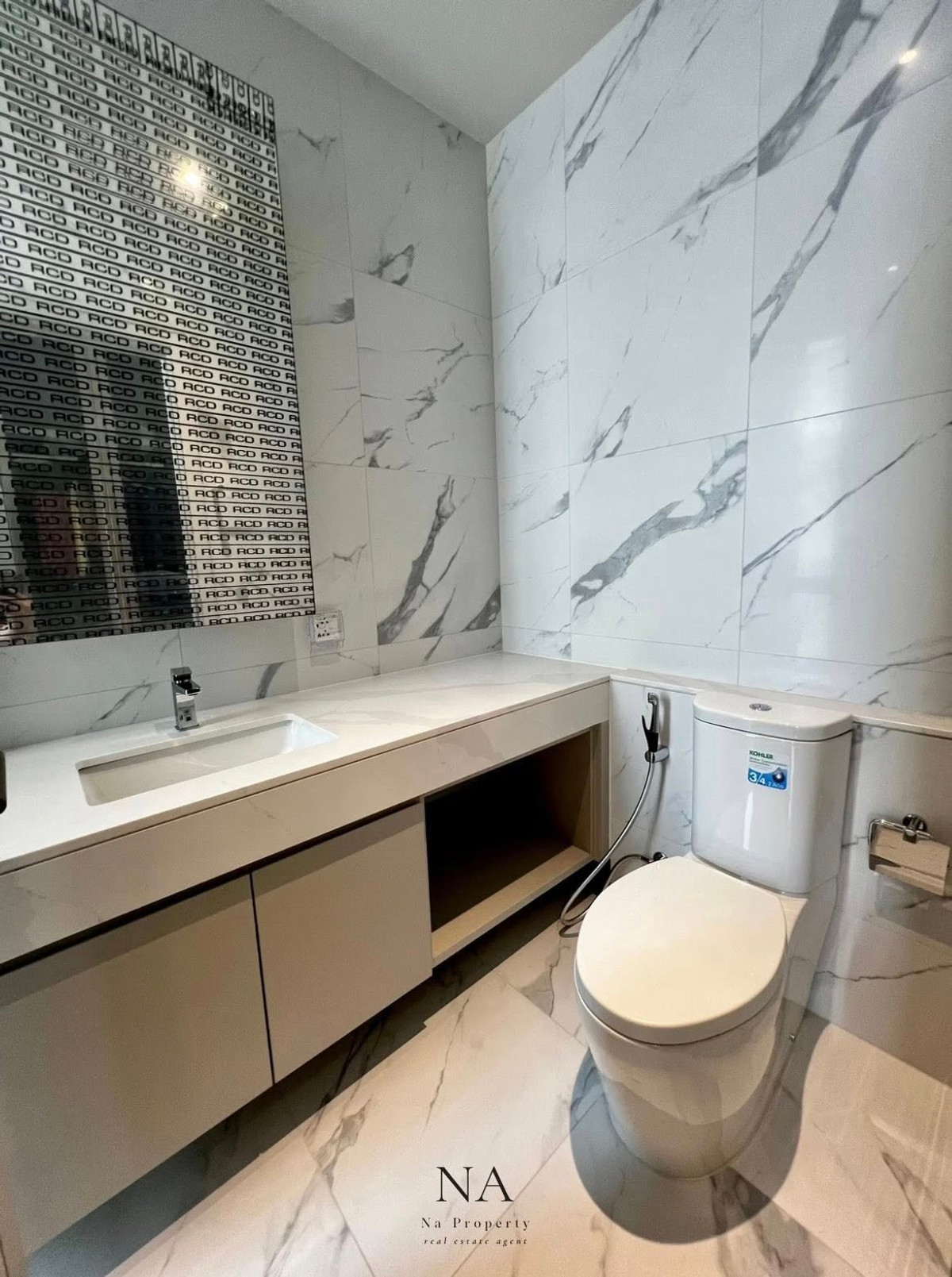 บ้านพัฒนาการ ศรีนครินทร์ : House for rent: Malton Gates new Krungthep Kreetha, 250,000 THB. 5 bedrooms, 6 bathrooms, 544 sq m usable area, 107.7 sq wah land area. Near Rama 9, Pattanakarn, Suan Luang, Srinakarin, Bang Na, Suvarnabhumi Airport, Ramkhamhaeng, Ploenchit, Sukhumvit.