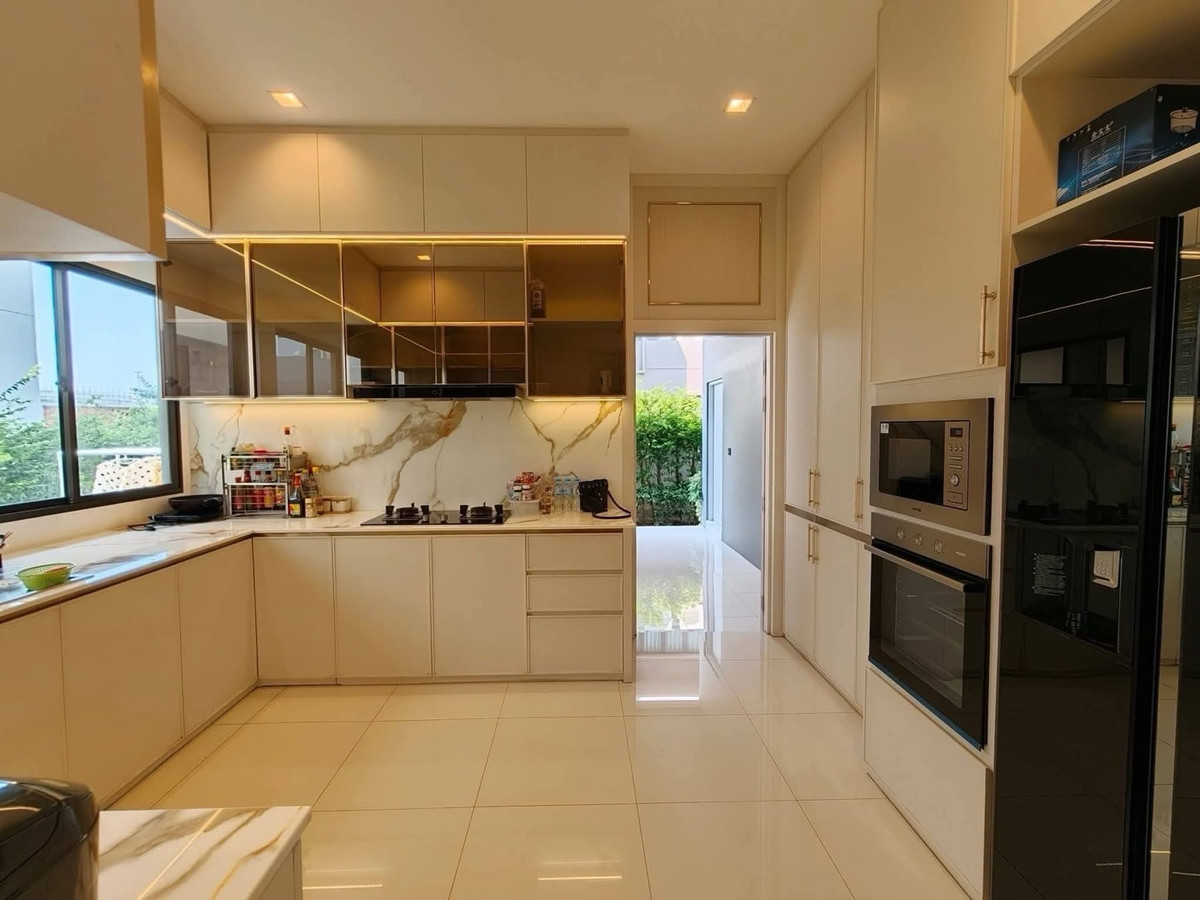 ขายบ้านพัฒนาการ ศรีนครินทร์ : ✨ขายบ้านหรู 3 ชั้น โครงการGrand Bangkok Boulevard East Rama 9 หน้าบ้านไม่ชนใคร