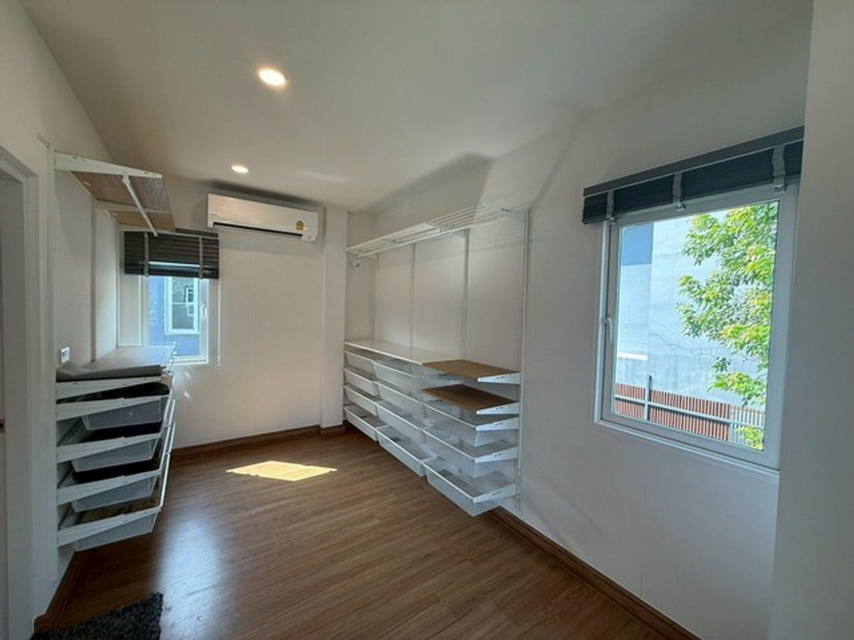 ให้เช่าบ้านบางนา แบริ่ง ลาซาล : HR3349ให้เช่า Centro บางนา-วงแหวน หลังมุม บ้านเดี่ยวไซส์ใหญ่ เฟอร์ครบพร้อมอยู่ | ใกล้ Mega Bangna 