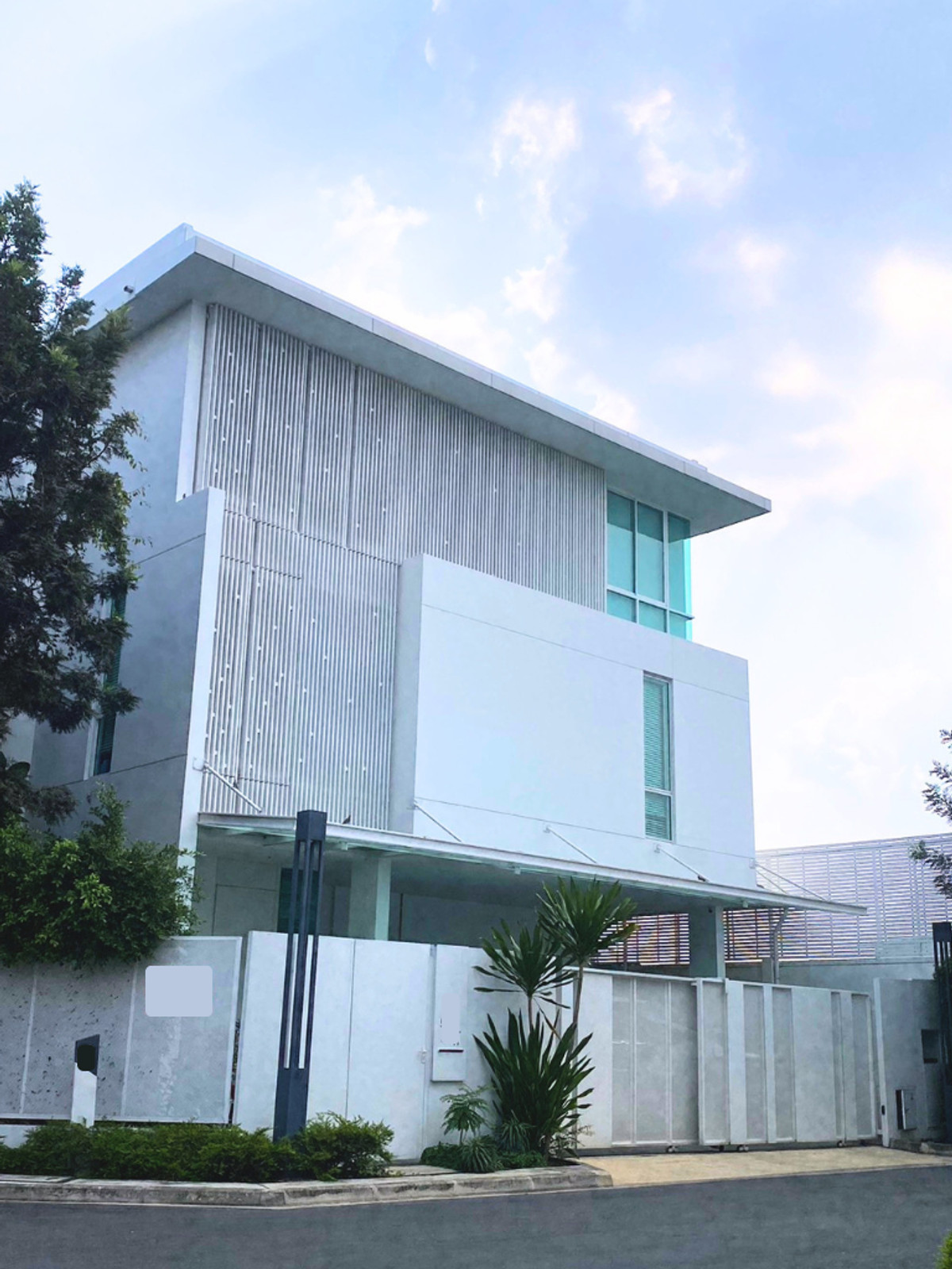 For SaleHouseYothinpattana,CDC : VIVE Ekkamai - Ramindra / 4 bedrooms (for sale), VIVE Ekkamai - Ramindra / 4 Bedrooms (FOR SALE) FAHS043