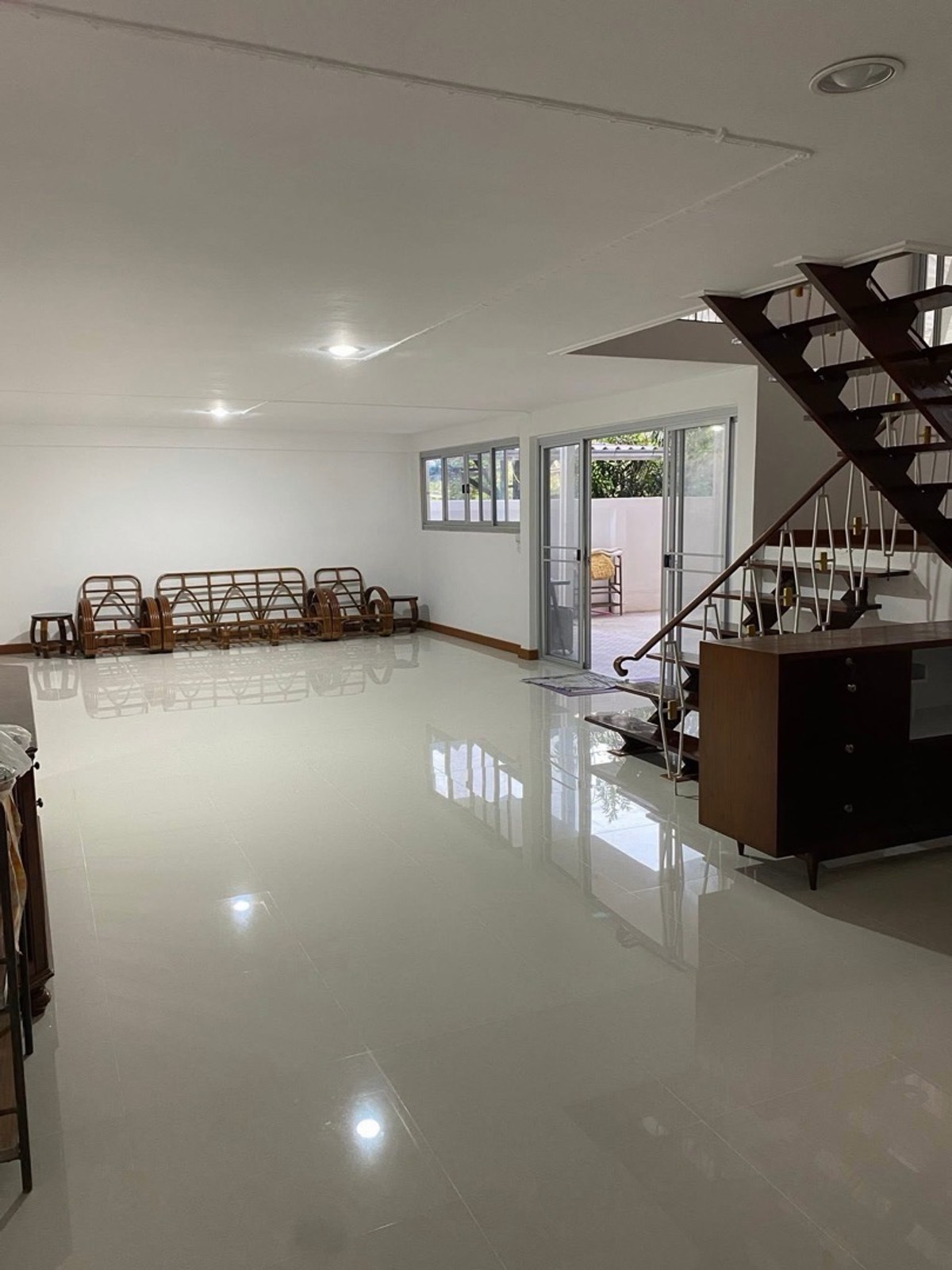 ให้เช่าบ้านลาดพร้าว เซ็นทรัลลาดพร้าว : 😍พร้อมอยู่ทันที ให้เช่าบ้านเดี่ยว 2 ชั้น 🏠
📍จากปากซอยลาดพร้าว 29 เพียง 200 เมตร 