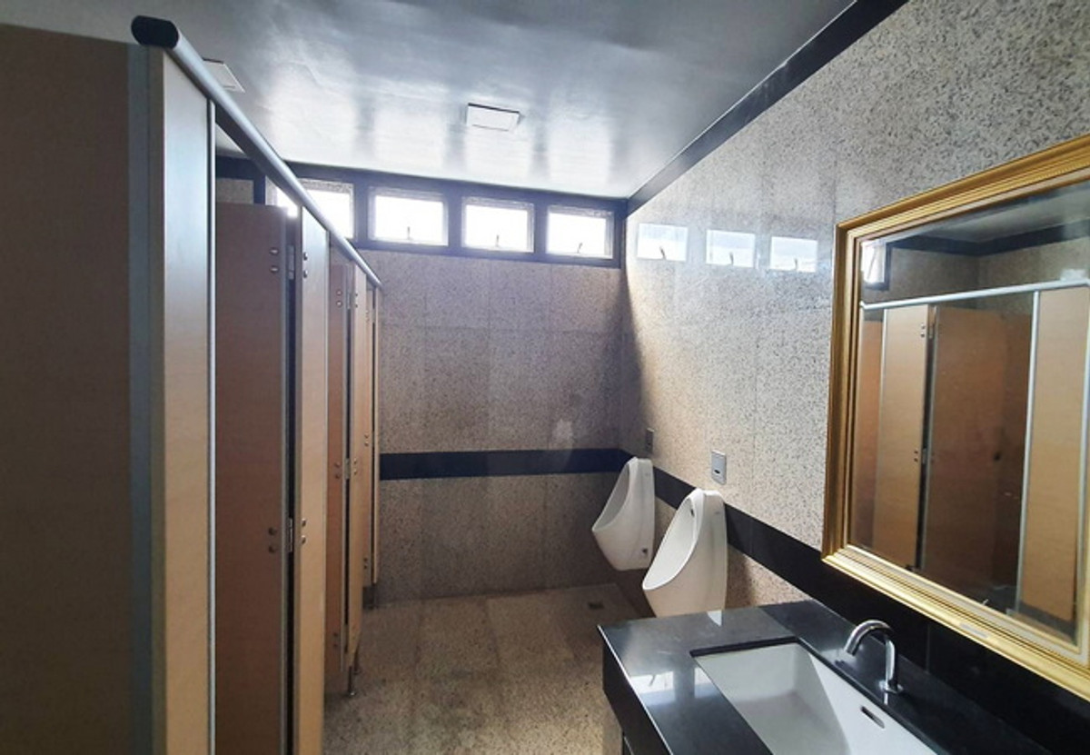 For SaleHome OfficeChaengwatana, Muangthong : Office building for sale, Soi Tiwanon-Pak Kret 22, on an area of ​​96.6 sq m, 3 floors, usable area 1,160 sq m, price negotiable.