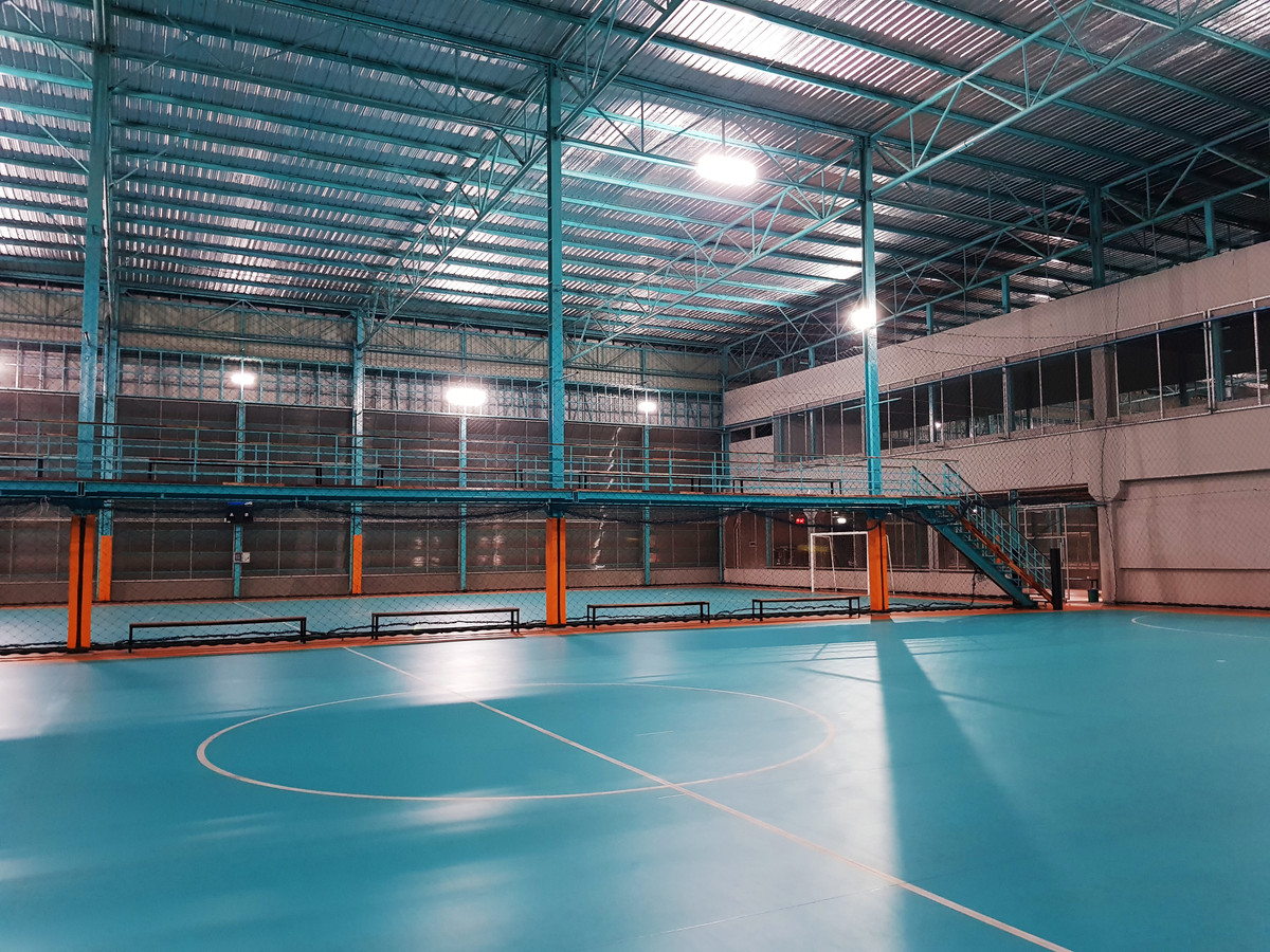 For RentWarehousePathum Thani,Rangsit, Thammasat : For rent: 2 rubber-soled futsal field areas, 4th floor, suitable for sports business operators.