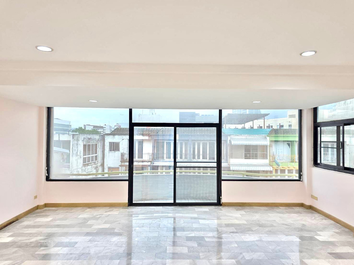 For SaleShop HouseVipawadee, Don Mueang, Lak Si : Commercial Building Vibhavadi 2 / 7 Office Room (FOR SALE) BNS016