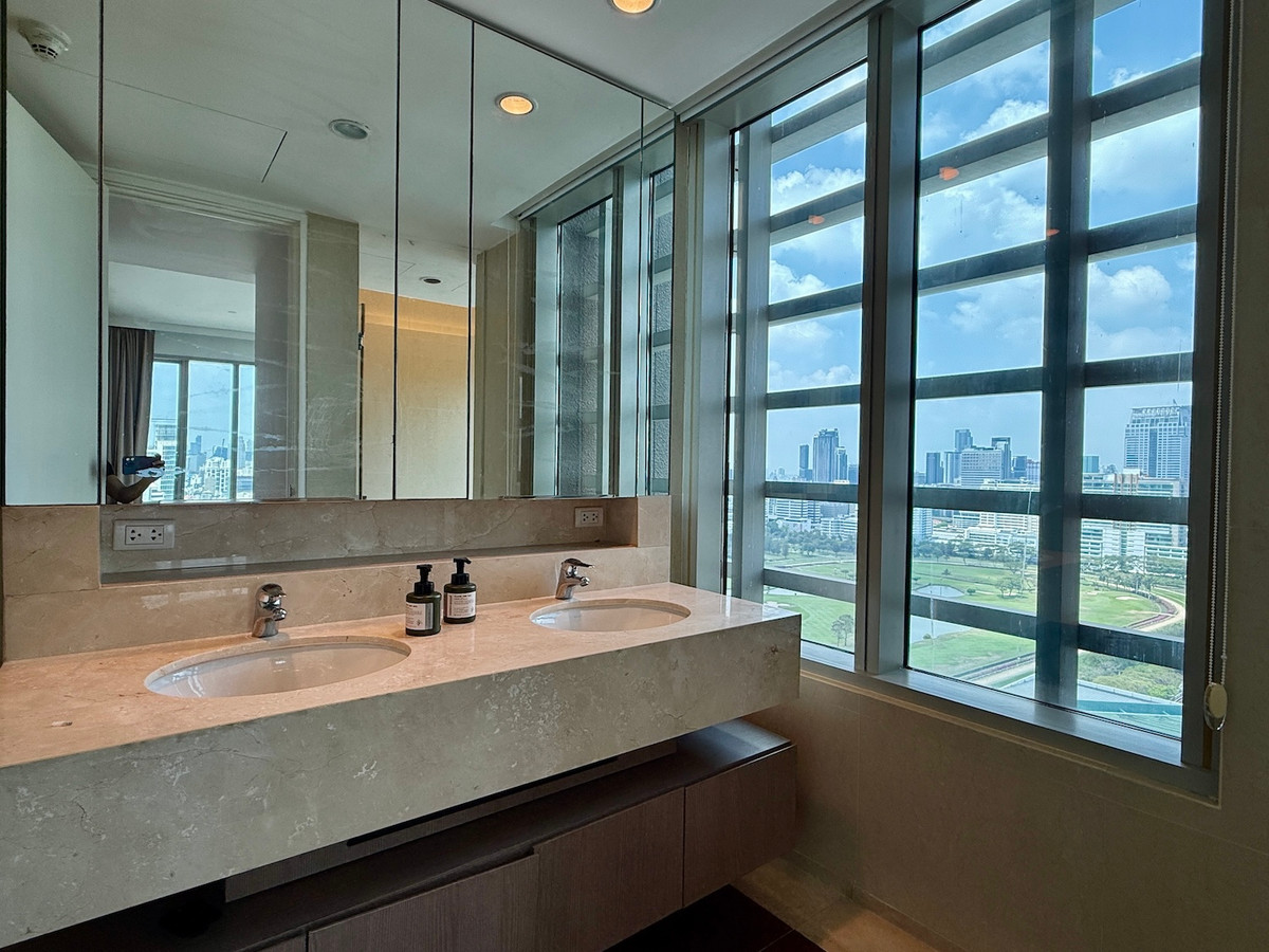 ให้เช่าคอนโดวิทยุ ชิดลม หลังสวน : คอนโด super luxury 3 ห้องนอน บนถนนราชดำริ 