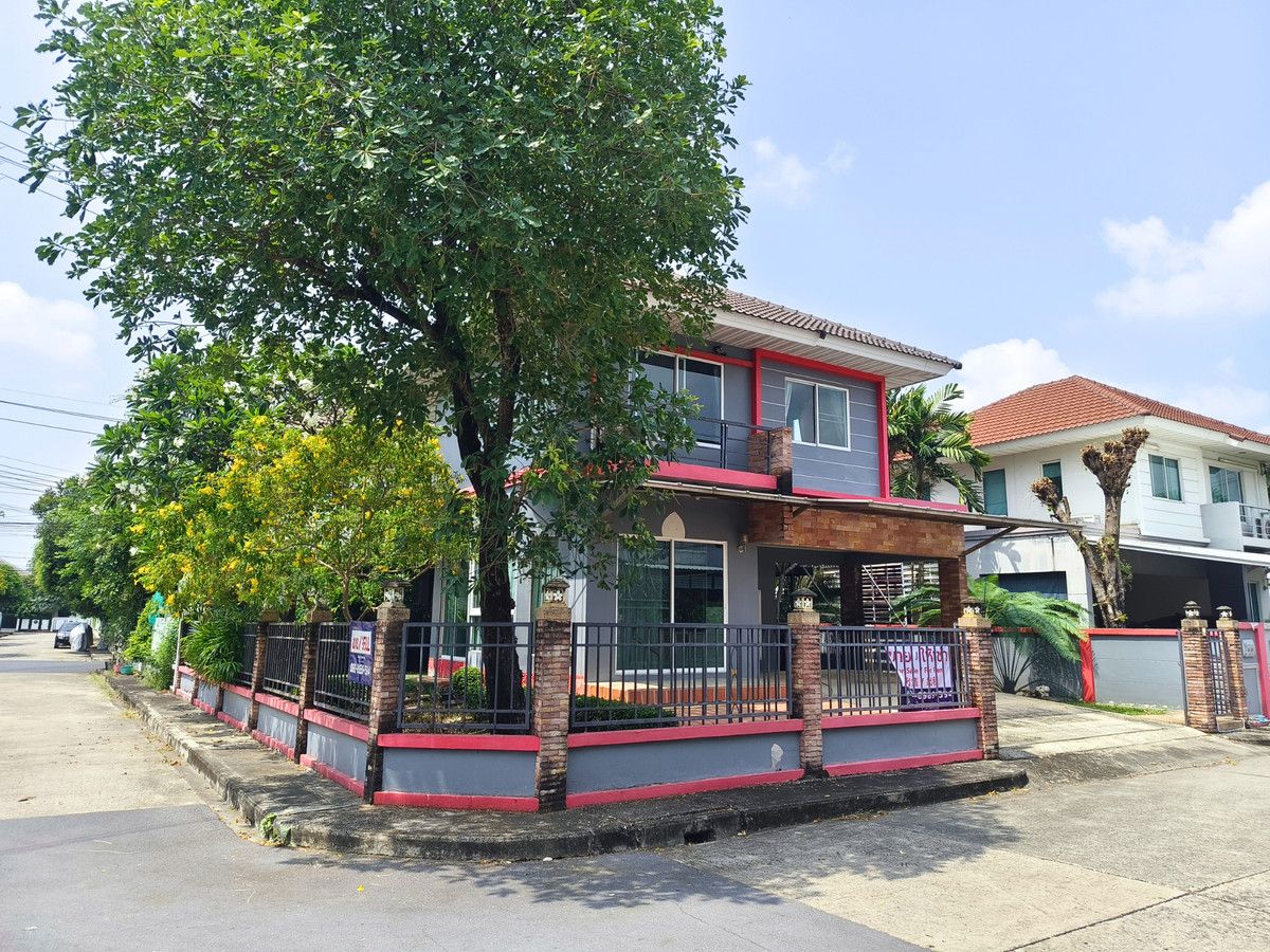 บ้านลาดกระบัง สุวรรณภูมิ : ขาย ให้เช่า บ้านเดี่ยว แปลงมุม Perfect Place สุขุมวิท77 54.8 ตร.ว. 3ห้องนอน 2ห้องน้ำ ติดโรบินสัน ลาดกระบัง 10 นาทีถึงมอเตอร์เวย์และสนามบินสุวรรณภูมิ 