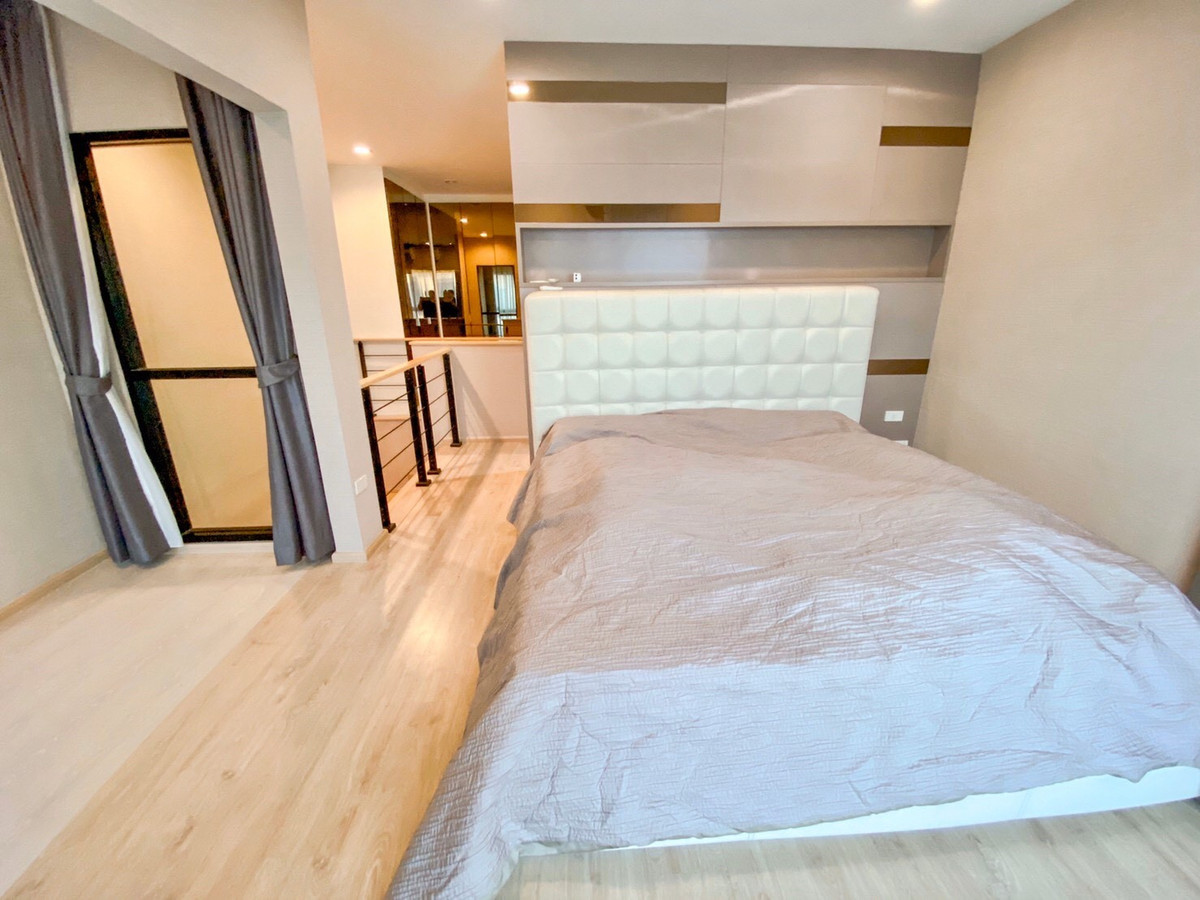 ขายทาวน์โฮมพัฒนาการ ศรีนครินทร์ : ขายทาวน์โฮม อาร์เด้น พัฒนาการ ซอยพัฒนาการ 20 ขนาด 22 ตร.ว พื้นที่ใช้สอย 185 ตร.ม. 3 ห้องนอน 4 ห้องน้ำ ใกล้ทองหล่อ เอกมัย ราคา 10,900,000 บาท