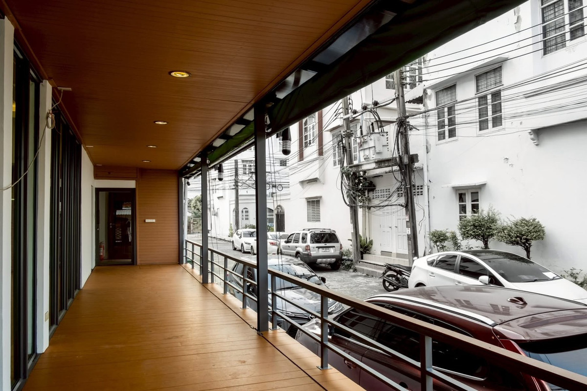 ให้เช่าทาวน์โฮมพระราม 9 เพชรบุรีตัดใหม่ RCA : 💥CP-10498💥ให้เช่า  ทาวน์เฮ้าส์ 3 ชั้น ซ.พระราม9 ซอย11👉แอดไลน์ @goodcondo