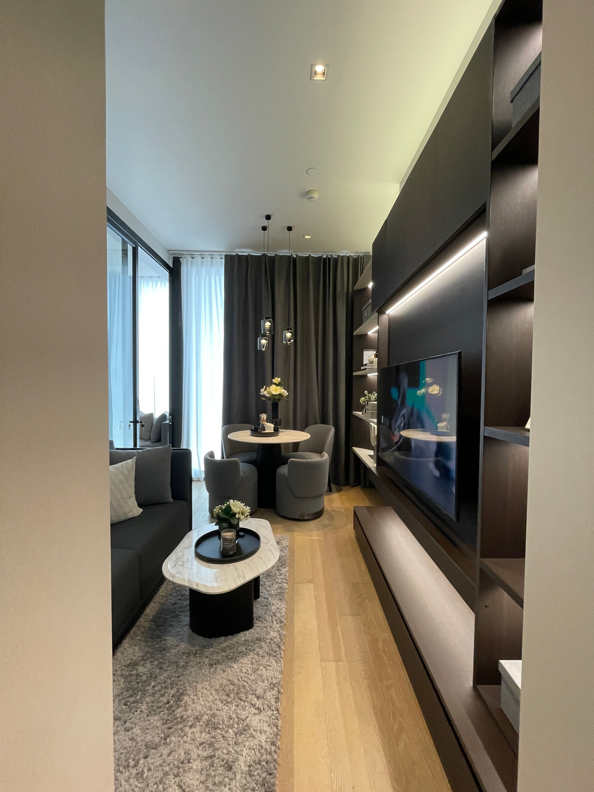 ขายคอนโดสีลม ศาลาแดง บางรัก : 💎 [Ultimate Legacy] ASHTON SILOM – 1BR XL (49.58 ตร.ม.) ชั้น 32 ห้องมุมแห่งวิสัยทัศน์เหนือระดับ บนถนนสายประวัติศาสตร์ 💎 