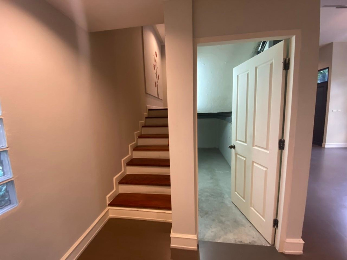 ให้เช่าบ้านสุขุมวิท อโศก ทองหล่อ : Pet-Friendly Best Value | Modern House for Rent Thonglor |  Near BTS Thonglor | 120,000 THB | บ้านโมเดิร์นให้เช่า ทองหล่อ คุ้มค่า เลี้ยงสัตว์ได้ ใกล้ BTS ทองหล่อ ⸻LTH14775