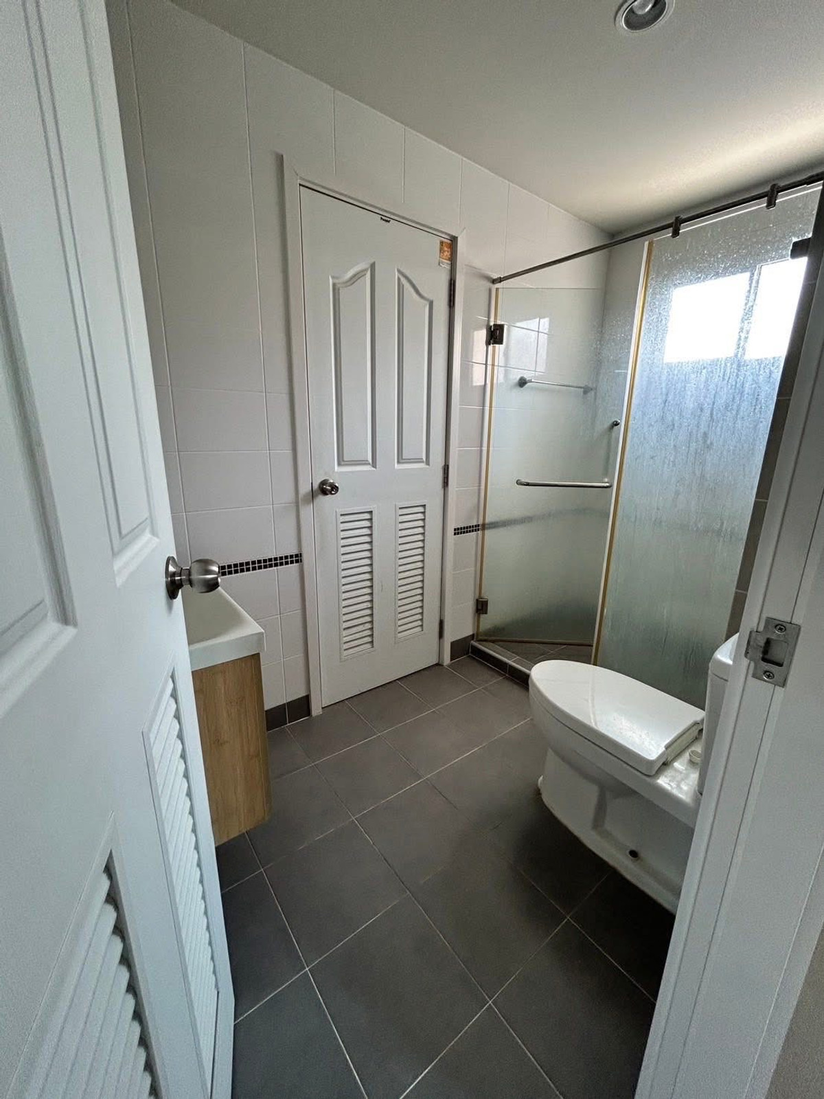 ให้เช่าบ้านสมุทรปราการ สำโรง : ให้เช่าบ้านเดี่ยว มบ.ภัสสร เทพารักษ์-บางนา (บางพลี) ใกล้ Big C บางพลี และเยส บางพลี