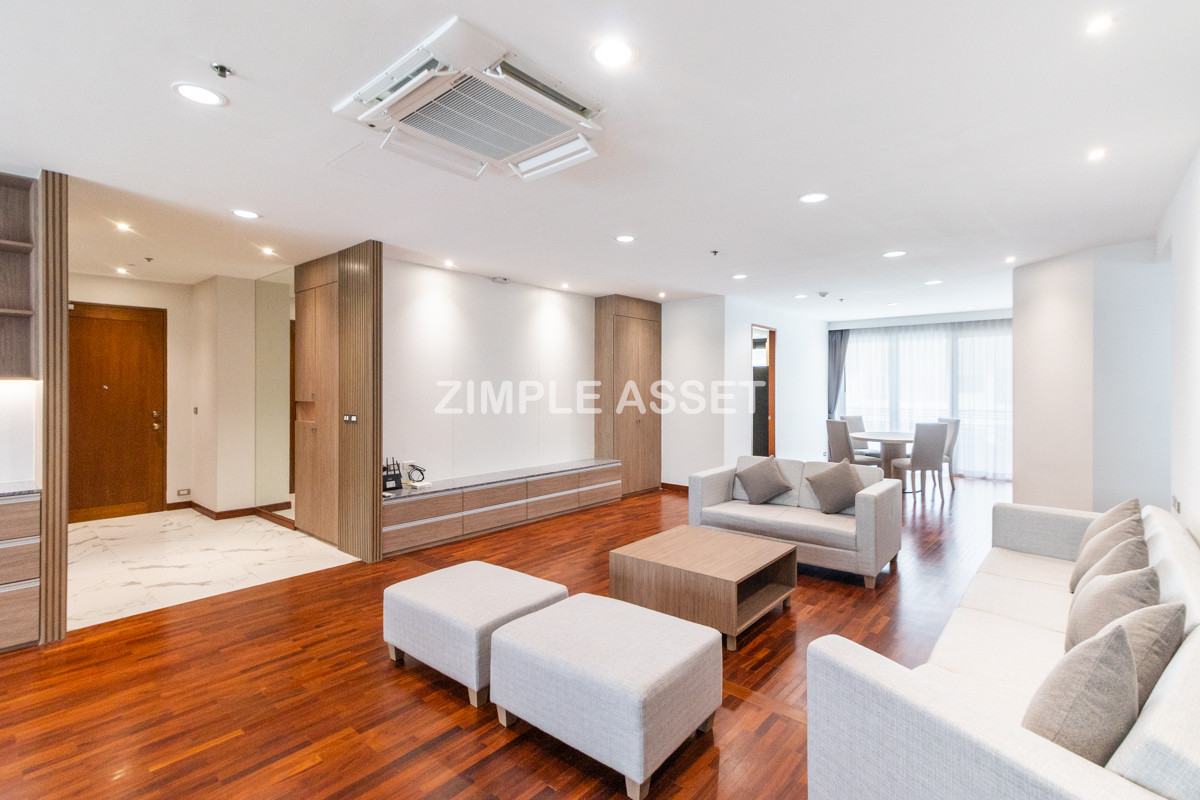 For RentSukhumvit, Asoke, Thonglor : Line ID: @zimple_asset Luxury aprtment in center of sukhumvit. Offering premium facilities for an elevated living experience. Surrounded by leading shopping malls in a prime location.