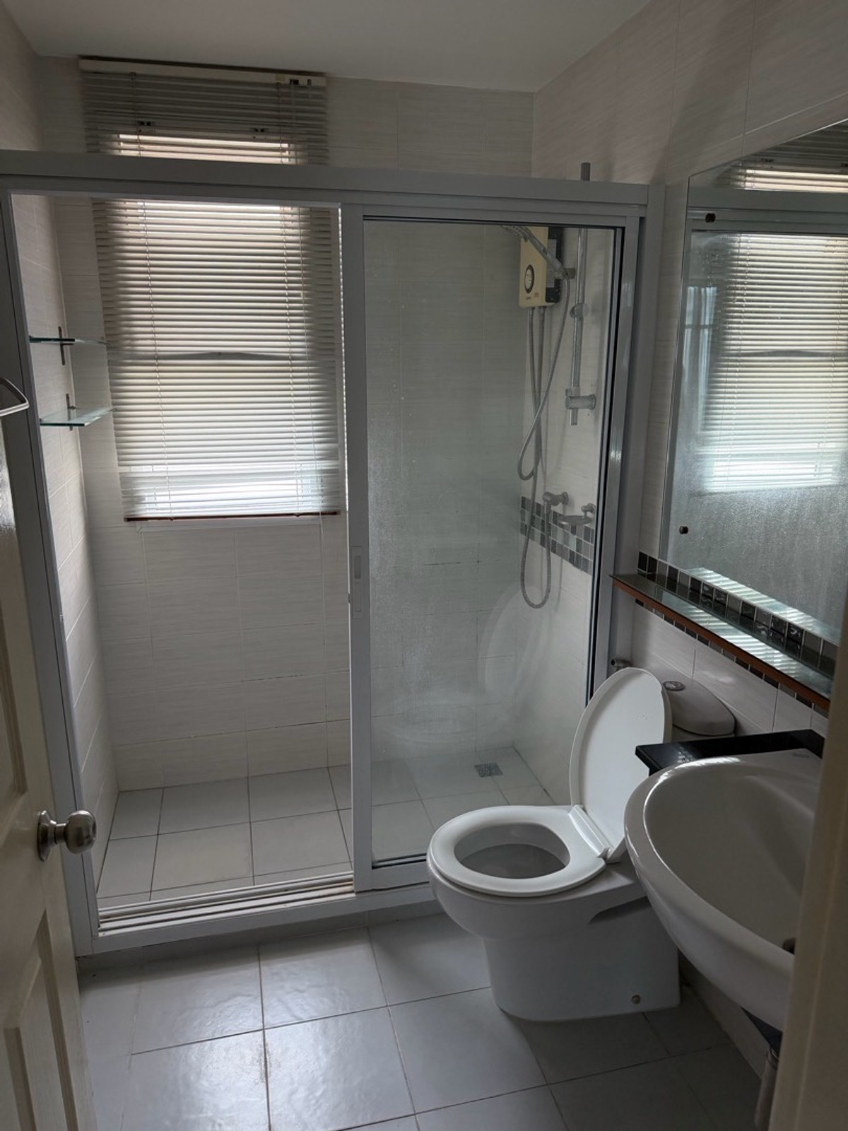 For RentTownhomePattanakan, Srinakarin : Townhome for rent, Town Avenue Rama 9, near Market Place Krungthep Kreetha, just 4 minutes.