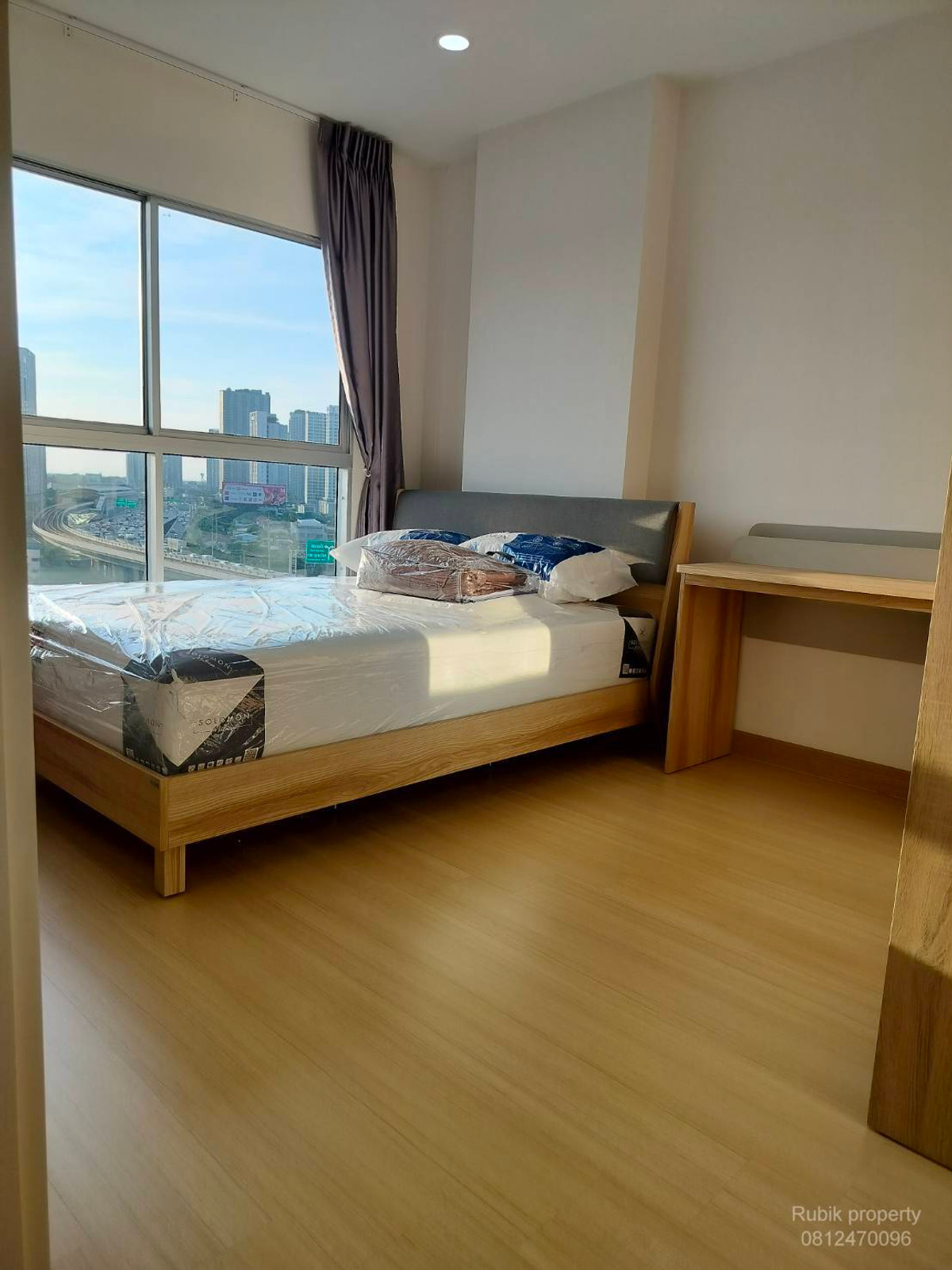 ให้เช่าคอนโดท่าพระ ตลาดพลู วุฒากาศ : 🏙 **ให้เช่าคอนโด ศุภาลัย ปาร์ค สถานีตลาดพลู RB1836 (ห้องมุม)** ห้องใหญ่ พื้นที่เยอะ ใกล้ BTS เพียง 200 เมตร 🚄✨ 