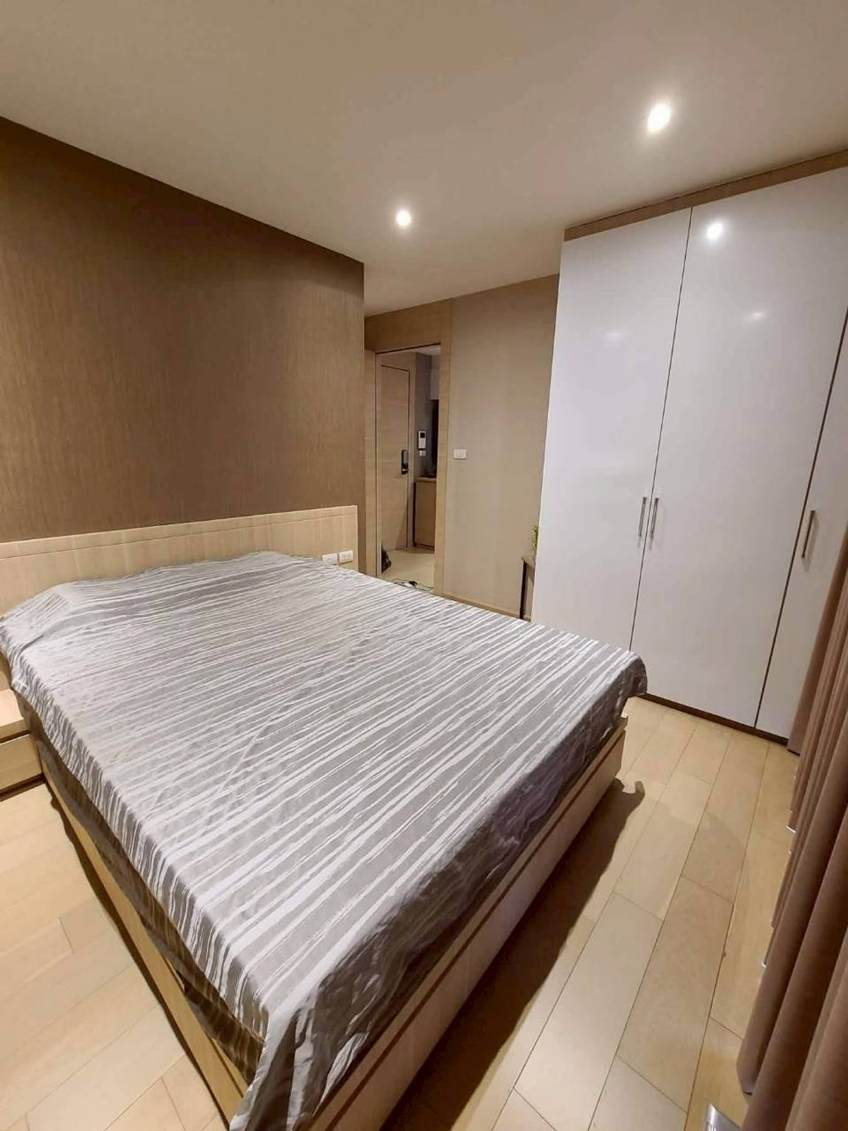 ขายคอนโดสีลม ศาลาแดง บางรัก : ✅ S-CCL104 ✅ Line : @p2nproperty