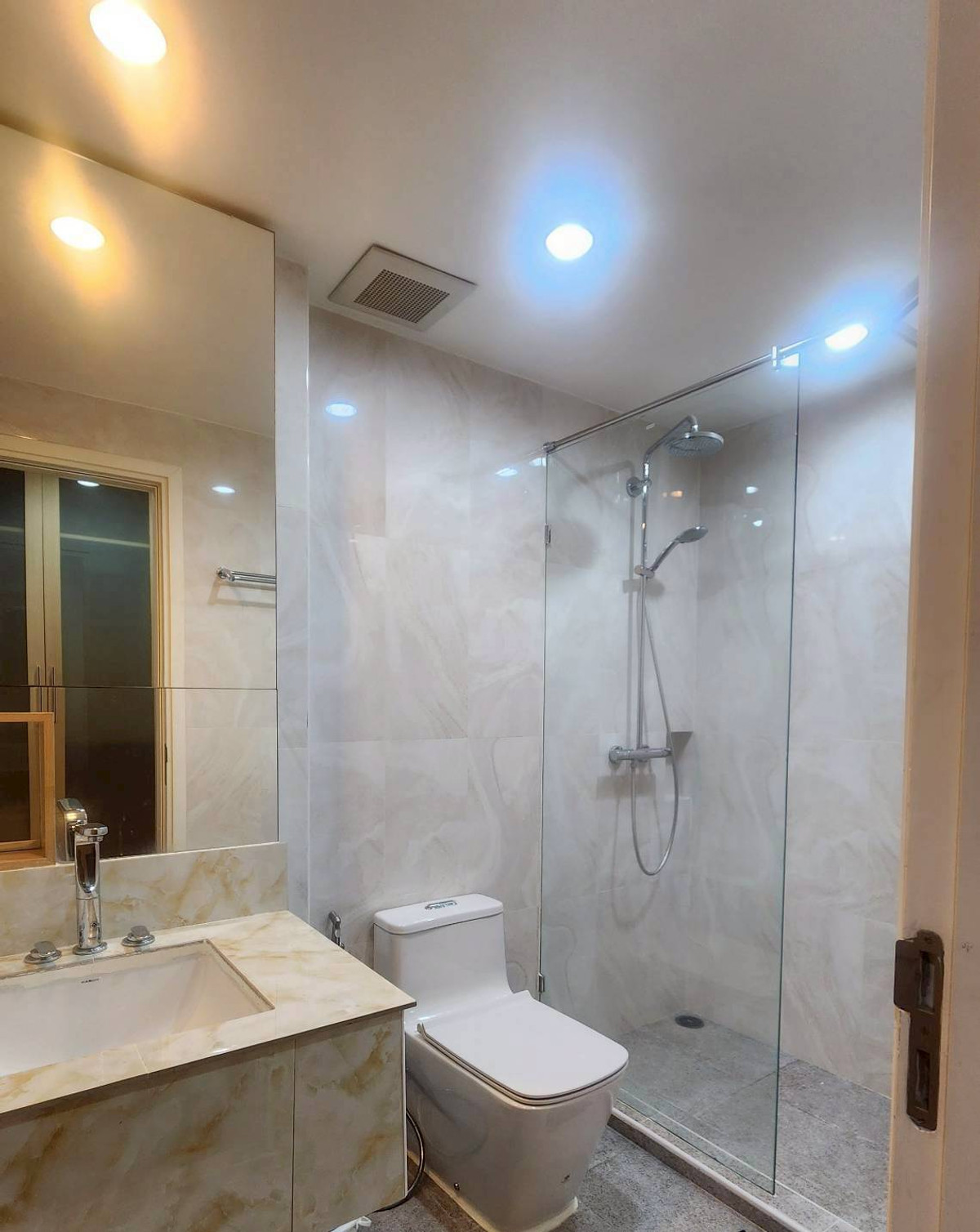 For RentCondoSukhumvit, Asoke, Thonglor : #L161🎉 240369 Condo for rent Wind Sukhumvit 23  