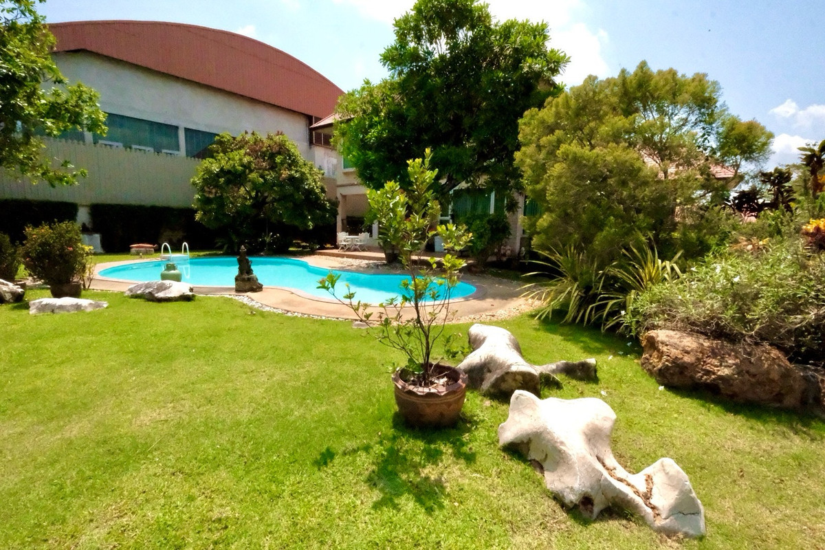 ขายบ้านปิ่นเกล้า จรัญสนิทวงศ์ : ✨คฤหาสน์ส่วนตัว บนพื้นที่1ไร่1งาน2ตร.ว. กรุงเทพ ตลิ่งชัน หมู่บ้าน กฤษดานคร14 (Luxury House Krissadanakorn14)