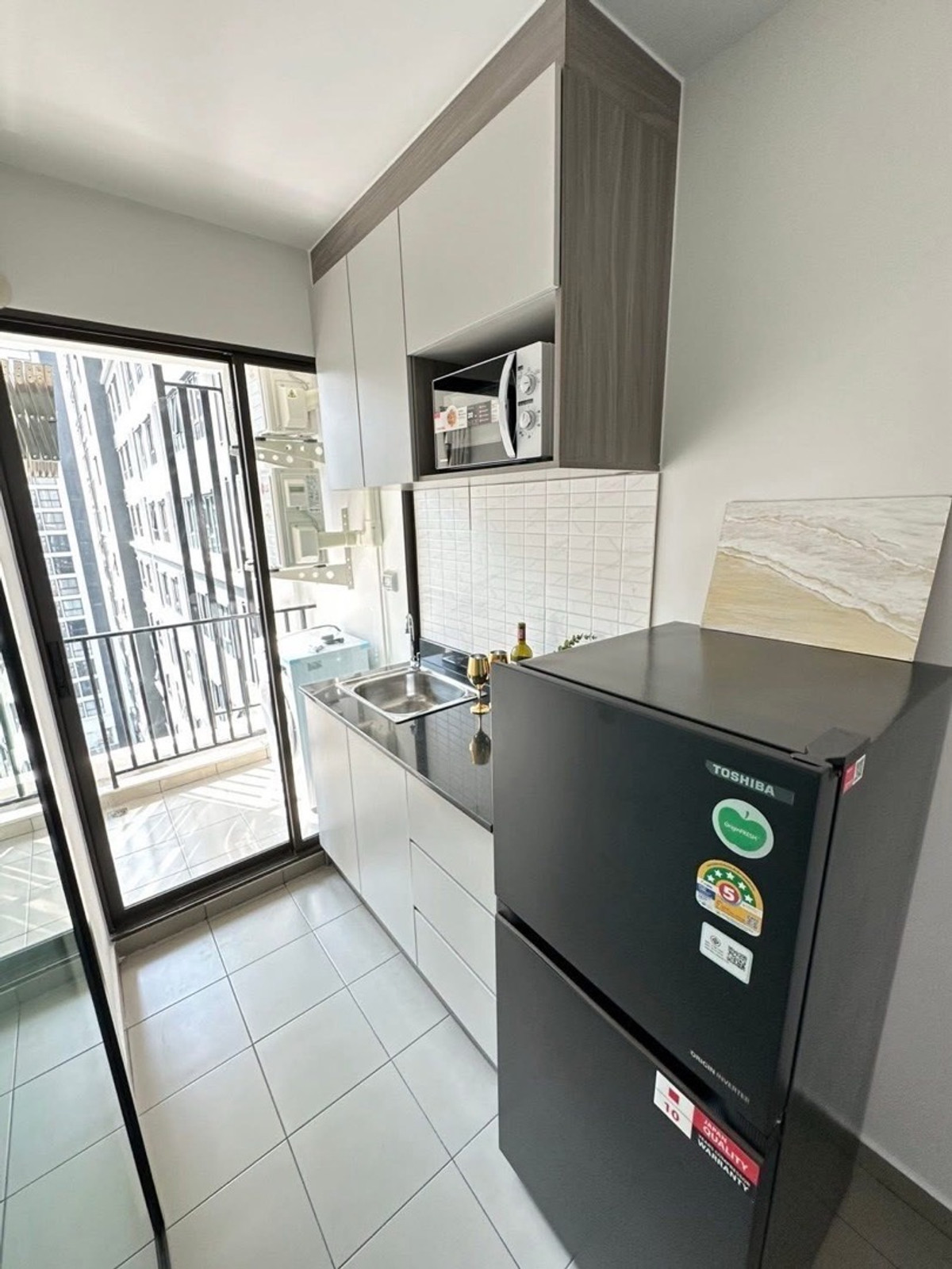 ให้เช่าคอนโดท่าพระ ตลาดพลู วุฒากาศ : 🩷ปล่อยเช่าคอนโด Regent วุฒากาศ ราคา 13,000. line @900cqqhk 
คอนโดใหม่มือ 1 ✅รับเฉพาะคนไทย
Regent วุฒากาศ ชั้น 14 วิวสระ 26 ตร.ม. ❤️13,000 ✅พร้อมชม✅แต่งแต่งบิ้วอินเต็มระบบเฟอร์ครบ กั้นห้องนอน เตียงพร้อมฟูก โซฟา
กั้นครัวแยก แอร์ 2 ตัว ชุดครัวบิ้วอิน