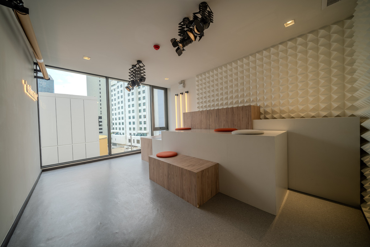 For RentCondoRatchadapisek, Huaikwang, Suttisan : Condo for Rent: Quintara Mhy Gen — 2-Bedroom 2-Bathroom Unit near MRT Huai Khwang, Only 25,000 THB/Month