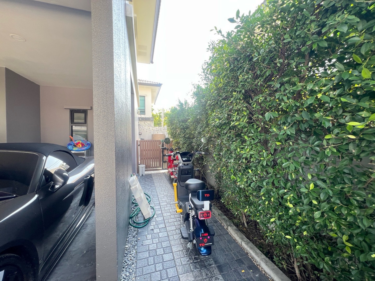 ให้เช่าบ้านนวมินทร์ รามอินทรา : ให้เช่า หลังมุม 54ตรว 4นอน3น้ำ บ้านเดี่ยว 2 ชั้น แกรนด์ บริทาเนีย วงแหวน รามอินทรา 