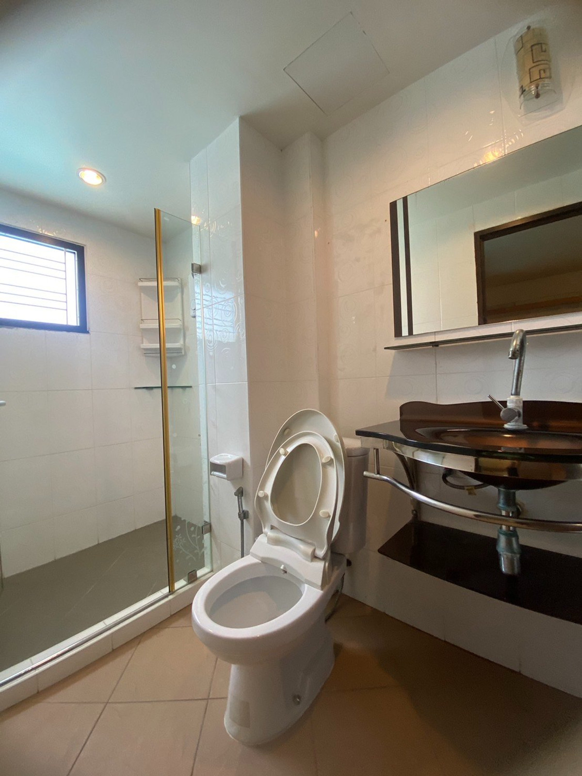 For RentOfficeVipawadee, Don Mueang, Lak Si : 🏬 Luxury Office Building for Rent 📐️Usable area 728 sqm. ✈️Close to Don Mueang International Airport 