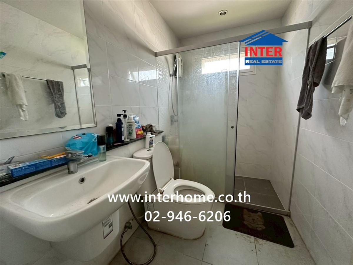 For SaleHouseSamut Prakan,Samrong : 2-story detached house, 55.1 sq m, Supalai Park Ville Village 1. Bangna-Theparak Near Chao Pho Kong Phet Shrine Soi Adul Sasanakarn Bangna-Trad Road, Theparak Road, Bang Phli, Samut Prakan