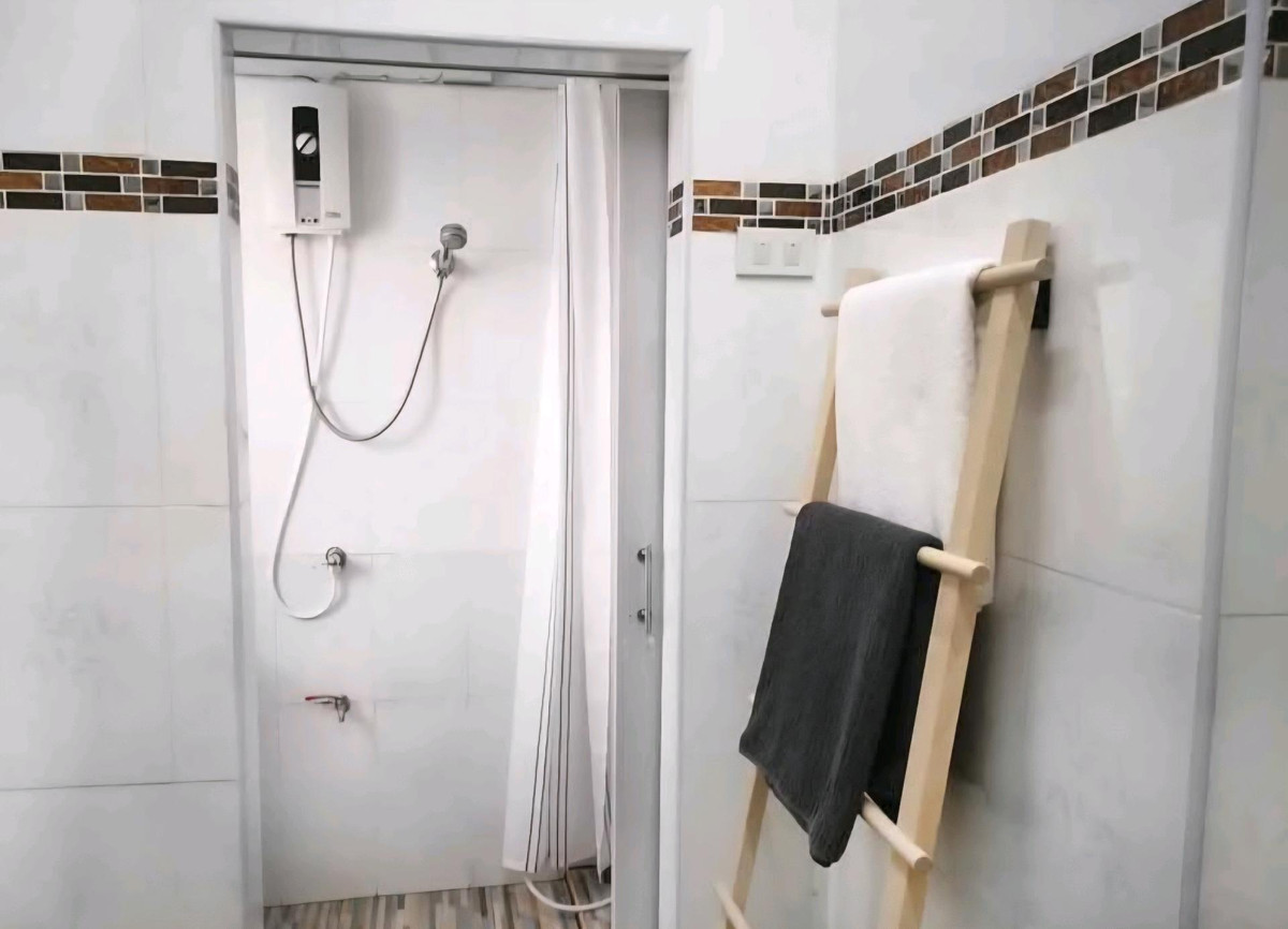 ให้เช่าทาวน์โฮมวงเวียนใหญ่ เจริญนคร : 📣 For Rent | Townhome 2 ชั้น ใกล้ BTS กรุงธนบุรี (ซอยเจริญนคร 18)
🏡 บ้านรีโนเวทใหม่ แต่งครบ พร้อมอยู่ ใกล้ไอคอนสยาม ใกล้สาทร