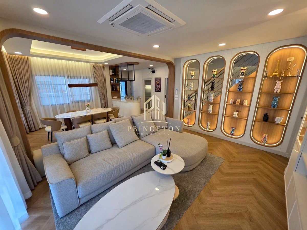 HouseBangna, Bearing, Lasalle : Luxury 2-Storey Home Centro Bangna 📞092-4252445