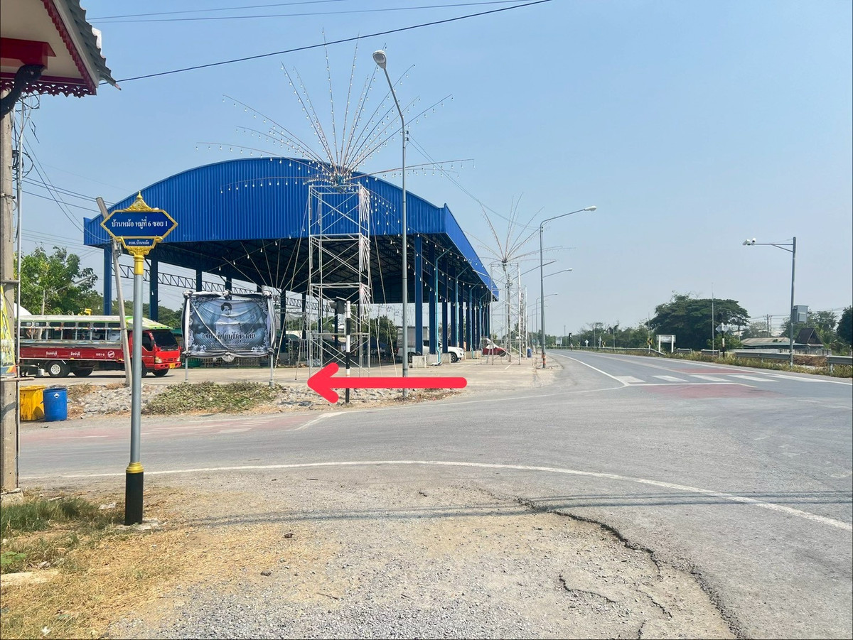 ขายบ้านสิงห์บุรี : บ้านเดี่ยว 2 ชั้น 42 ตร.ว. ครึ่งปูนครึ่งไม้สัก สภาพดี จ.สิงห์บุรี