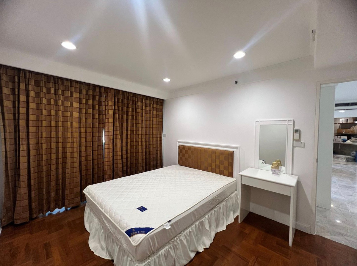 ให้เช่าคอนโดวิทยุ ชิดลม หลังสวน : 🏢 ให้เช่า วิทยุ คอมเพล็กซ์  วิวเมืองโล่ง ห้องใหญ่หายาก ใจกลาง CBD ใกล้ BTS เพลินจิต ✨