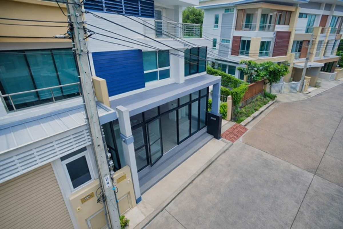 ให้เช่าทาวน์โฮมรัตนาธิเบศร์ สนามบินน้ำ พระนั่งเกล้า : ทาวน์โฮม 3 ชั้นหลังมุม 3 นอน 4 น้ำ ป.ป.ท. ใกล้เซ็นทรัล แจ้งวัฒนะ 550 ม. MRTแจ้งวัฒนะ ปากเกร็ด28 500 ม. 38ตร.ว. 380ตร.ม.