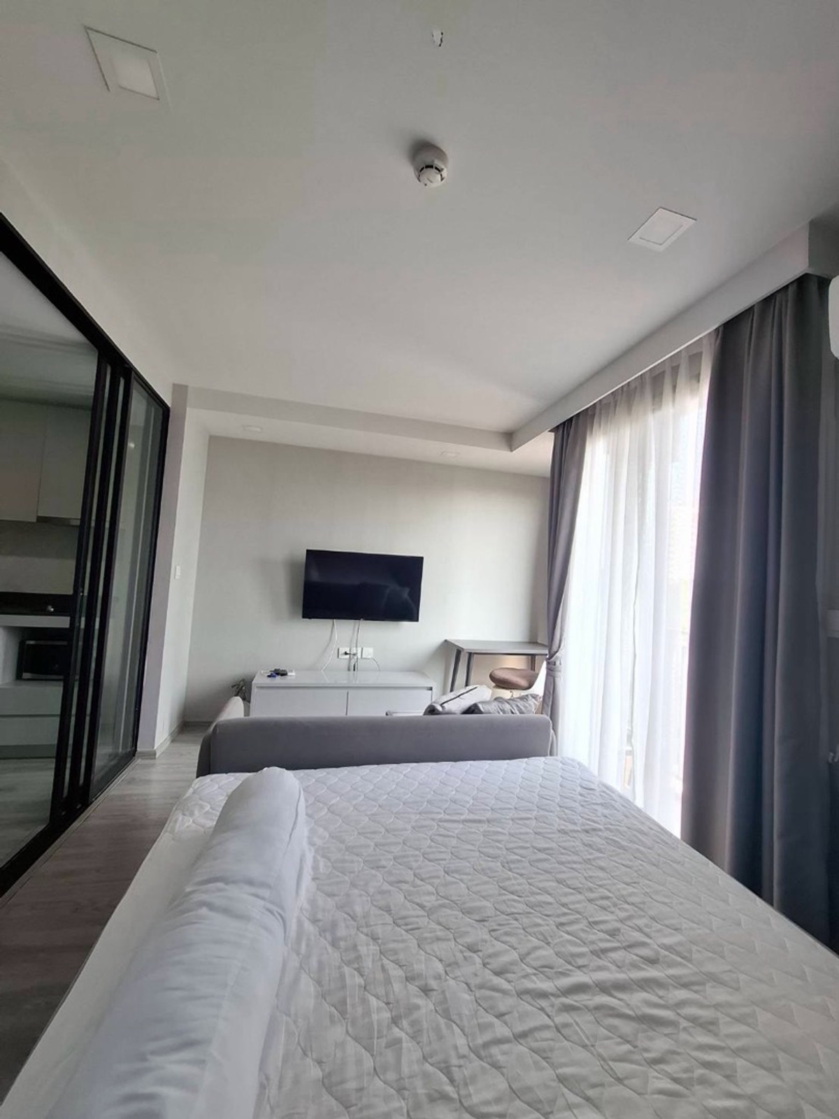 For RentCondoRatchathewi,Phayathai : Maestro Condo for rent, Ratchathewi BTS Ready to move in, 16,000 baht, close to Siam, only 1 station.