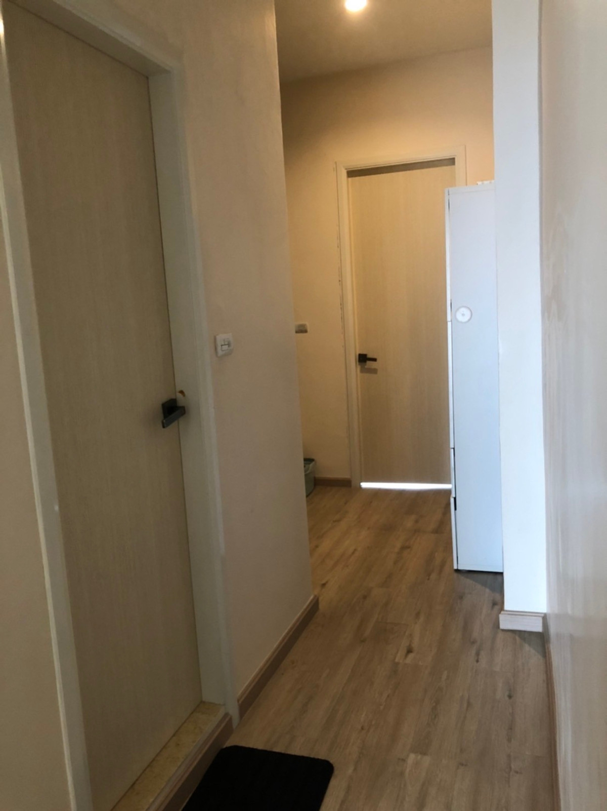 Shop HouseWongwianyai, Charoennakor : Shophouse for sale, Charoen Nakhon 18, commercial building, 1 unit, 4 floors + roof deck, steel frame, 300 sq m., 15 sq m, Khlong San, BTS Krung Thon Buri, iconsiam, Sena Fest, Renovated already.