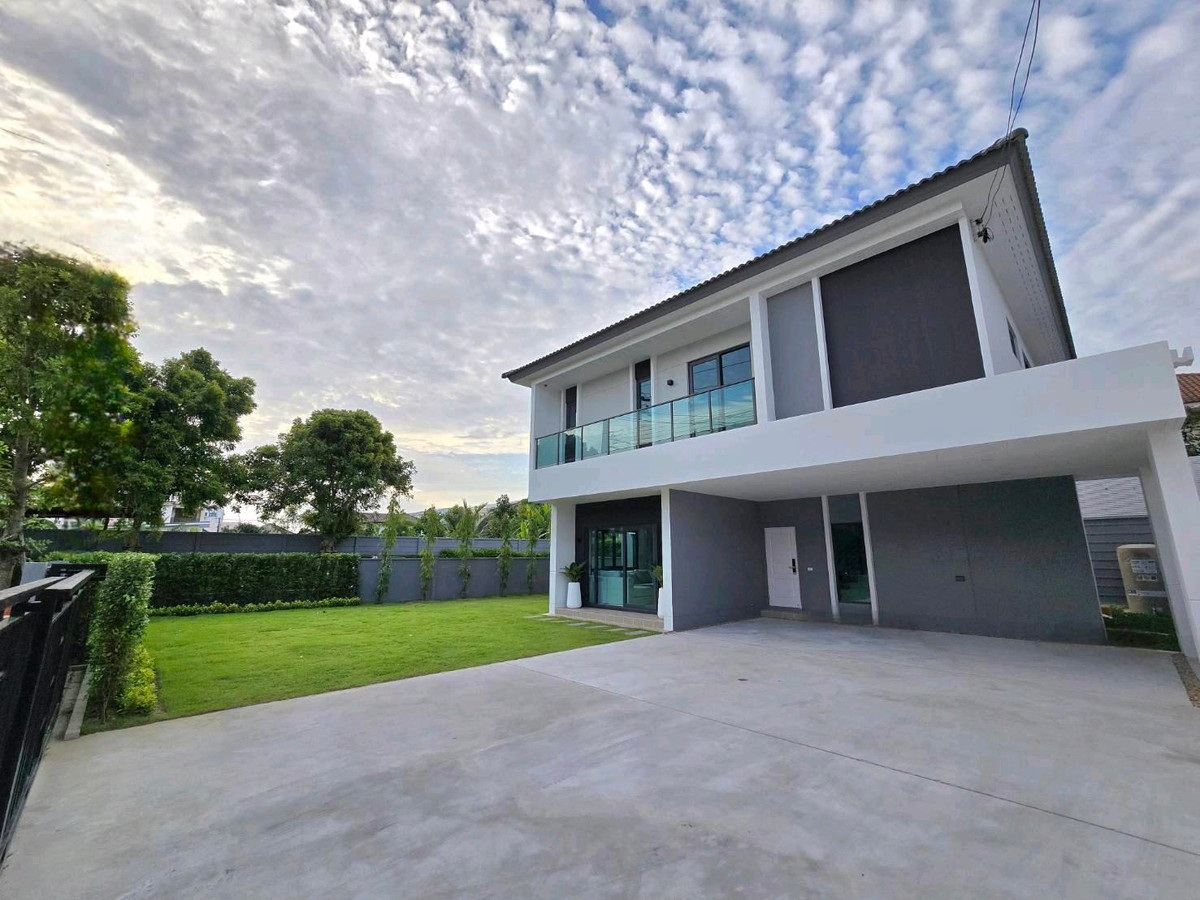 ให้เช่าบ้านปทุมธานี รังสิต ธรรมศาสตร์ : 🏡บ้านเดี่ยวหลังใหญ่  เซนโทรวิภาวดี  ที่ดินแปลงใหญ่พิเศษ ถนนเมนโซนด้านหน้าโครงการใกล้ Clubhouse