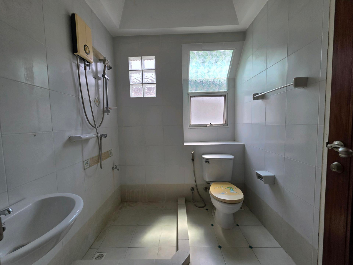 For SaleHousePathum Thani,Rangsit, Thammasat : 2-storey detached house for sale, 55 sq m, Chaiyaphruek Village 2, Tiwanon - Wongwaen, get a corner house, best price.