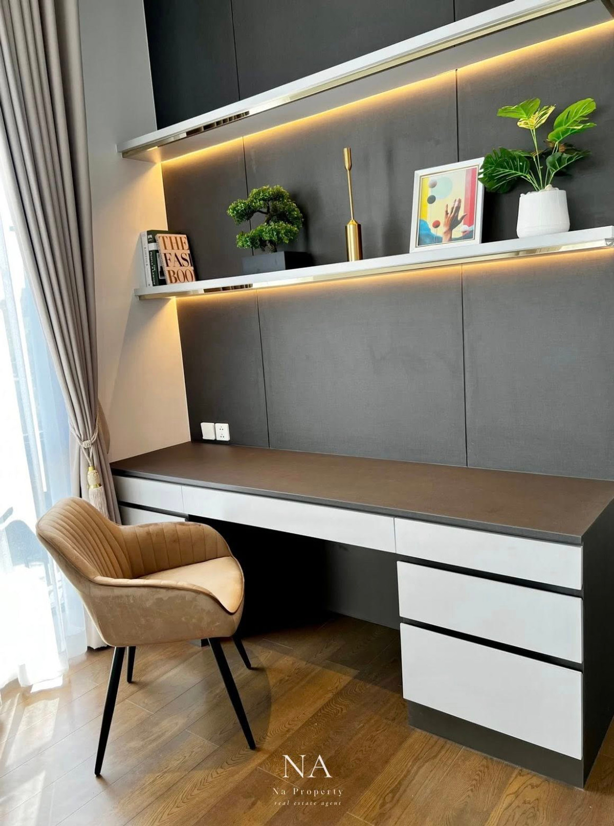 บ้านพัฒนาการ ศรีนครินทร์ : House for rent: Malton Gates new Krungthep Kreetha, 250,000 THB. 5 bedrooms, 6 bathrooms, 544 sq m usable area, 107.7 sq wah land area. Near Rama 9, Pattanakarn, Suan Luang, Srinakarin, Bang Na, Suvarnabhumi Airport, Ramkhamhaeng, Ploenchit, Sukhumvit.