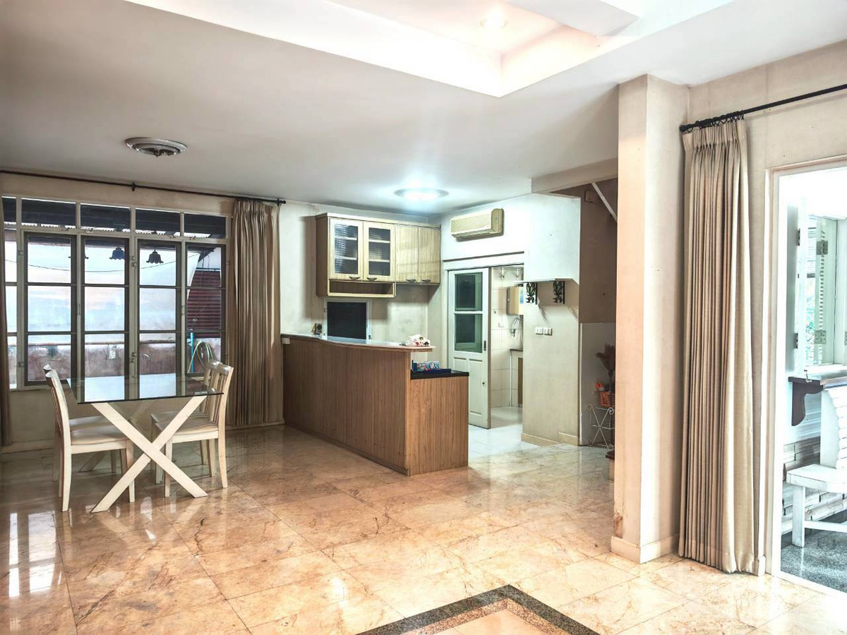 ขายบ้านลาดกระบัง สุวรรณภูมิ : 🏡 ขายบ้านเดี่ยว หมู่บ้านมัณฑนา วงแหวน-พระราม 9 บ้านสวย บรรยากาศร่มรื่น สไตล์บ้านสวน พื้นที่ใหญ่ หาไม่ได้แล้ว!