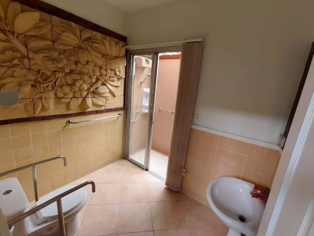 For RentHousePathum Thani,Rangsit, Thammasat : 🏡 2-story detached house for rent | Discovery Balika Khlong Si