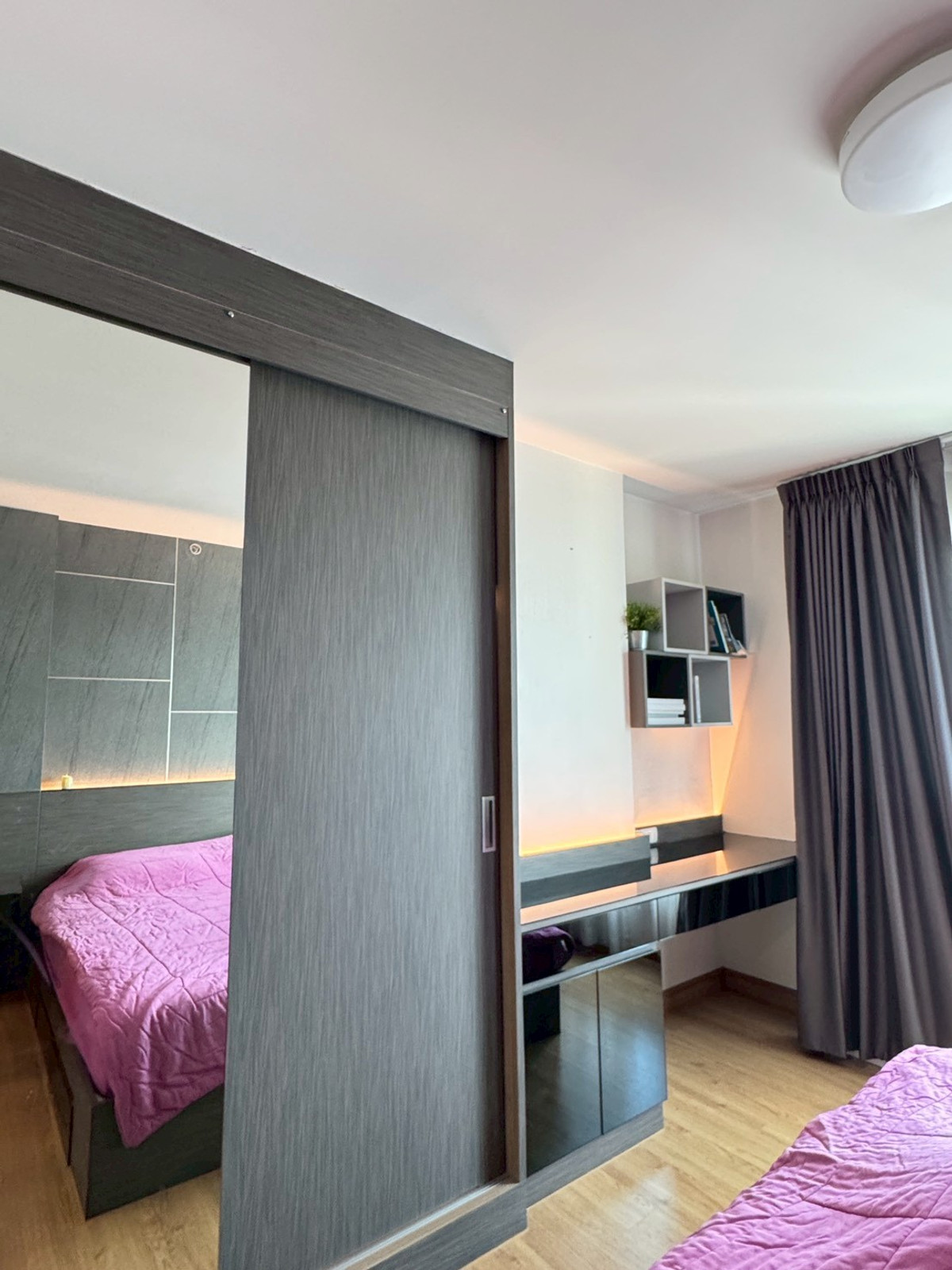 ขายคอนโดบางซื่อ วงศ์สว่าง เตาปูน : **ขายห้องพร้อมอยู่ แต่งครบสภาพใหม่!! Supalai Veranda Ratchavipha-Prachachuen 1Bedroom พื้นที่ 44 ตร.ม. ชั้น 28 อาคาร Center วิวสระว่ายน้ำ สนใจ LINE: @pattydavil555