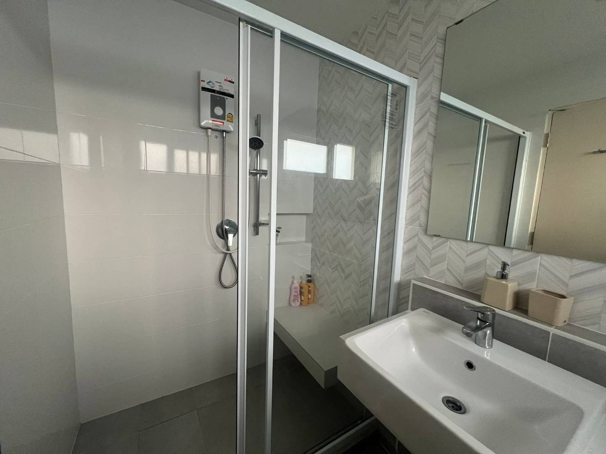 For RentHouseSamut Prakan,Samrong : For rent, 2-story detached house, Villaggio Village, Bangna, Soi ABAC Bangna, beautiful house, fully furnished, ready to move in, price 38,000 baht.