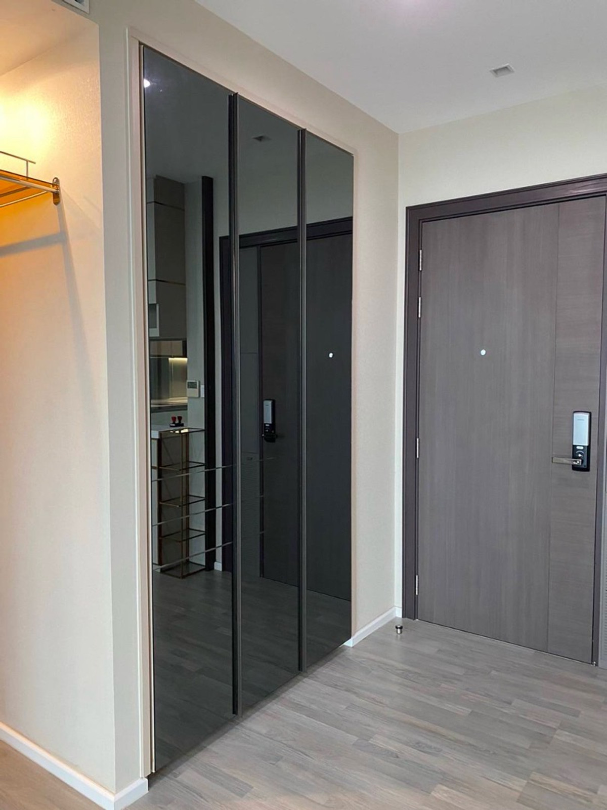 ขายคอนโดบางซื่อ วงศ์สว่าง เตาปูน : 333 ริเวอร์ไซด์ **ขายด่วน** 2 นอน ชั้นสูง วิวแม่น้ำ พร้อมอยู่ ราคาเพียง 12.5 ล้านเท่านั้น