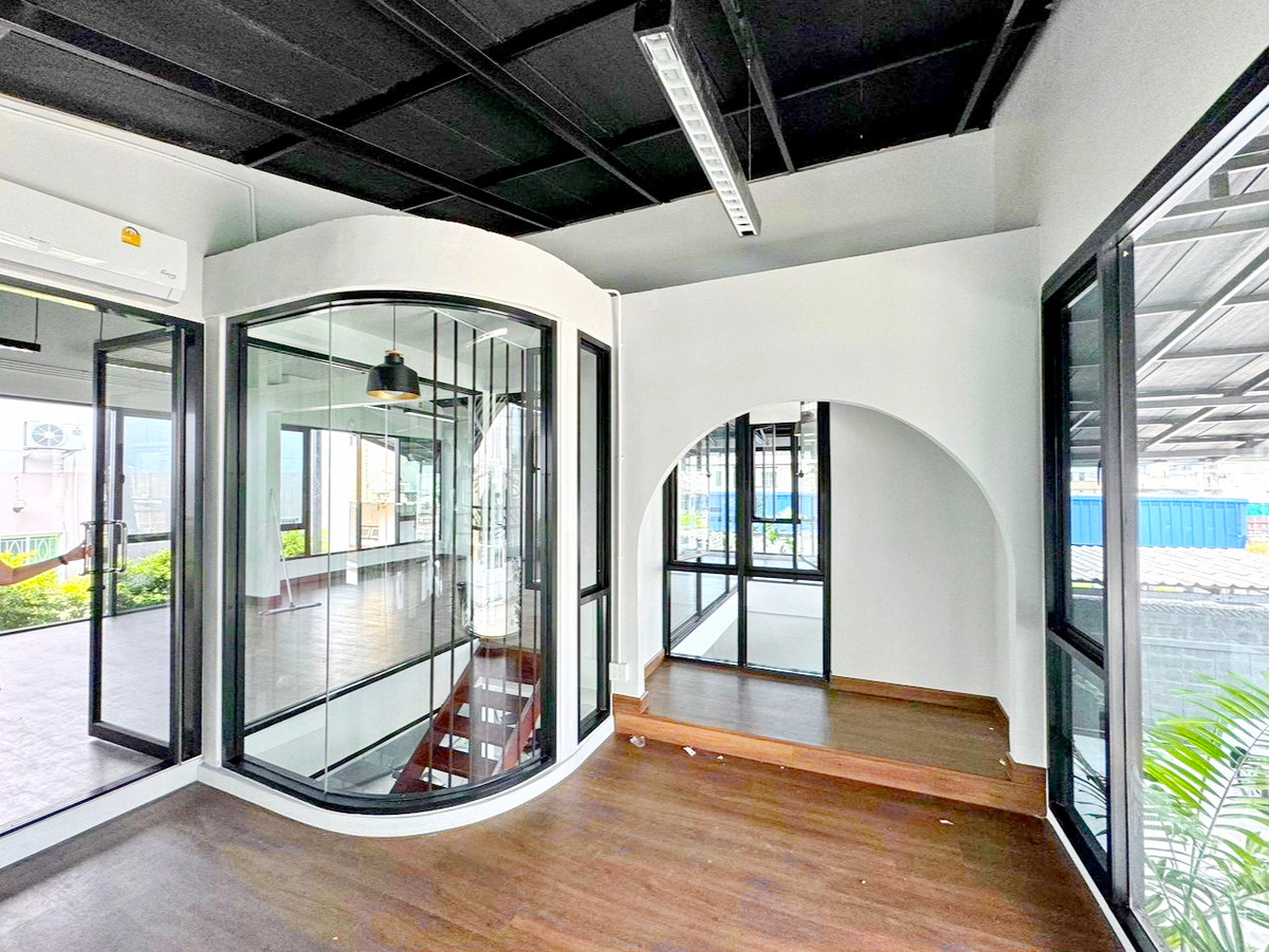 For RentOfficeChokchai 4, Ladprao 71, Ladprao 48, : HK0658♛Office building for rent, 4 bathrooms⚝Ratchada-Lat Phrao♜MRT Chok Chai 4∞099-5919653,065-9423251▚Line@sureresidence