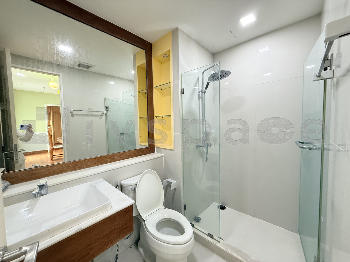 ให้เช่าคอนโดสาทร นราธิวาส : ▚ LI108ツ ให้เช่า: Ivy Sathorn 2BR 82.36sqm. 35K ✨ ห้องสวยตกแต่งบิ้วอินไม้ทั้งห้อง ครัวแยกขนาดใหญ่ ระเบียงกว้าง 🏙️